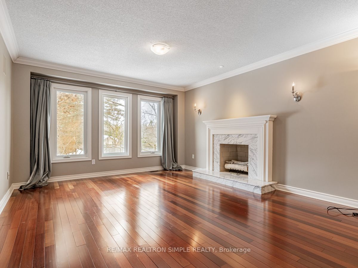 90 Treegrove Circle Property Photo 6