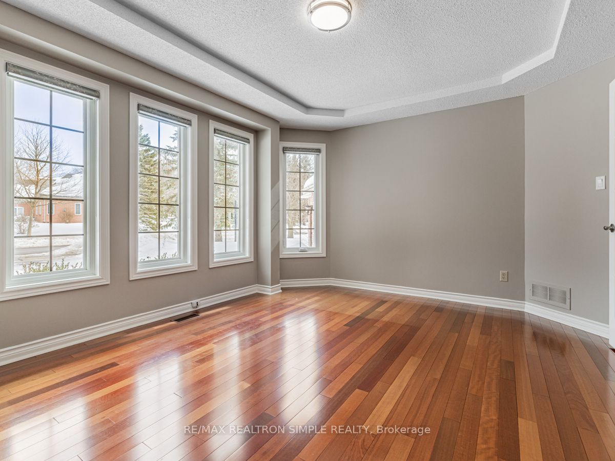 90 Treegrove Circle Property Photo 8