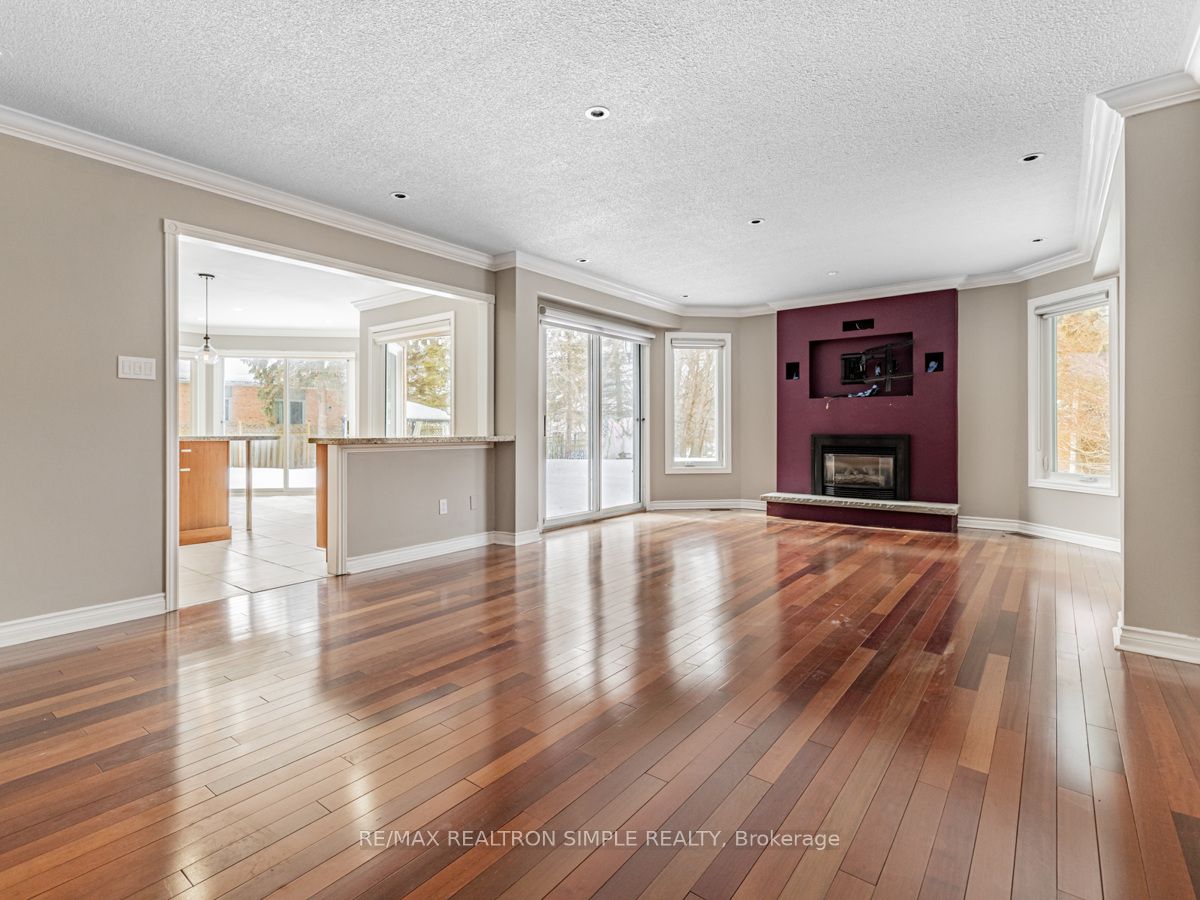 90 Treegrove Circle Property Photo 12