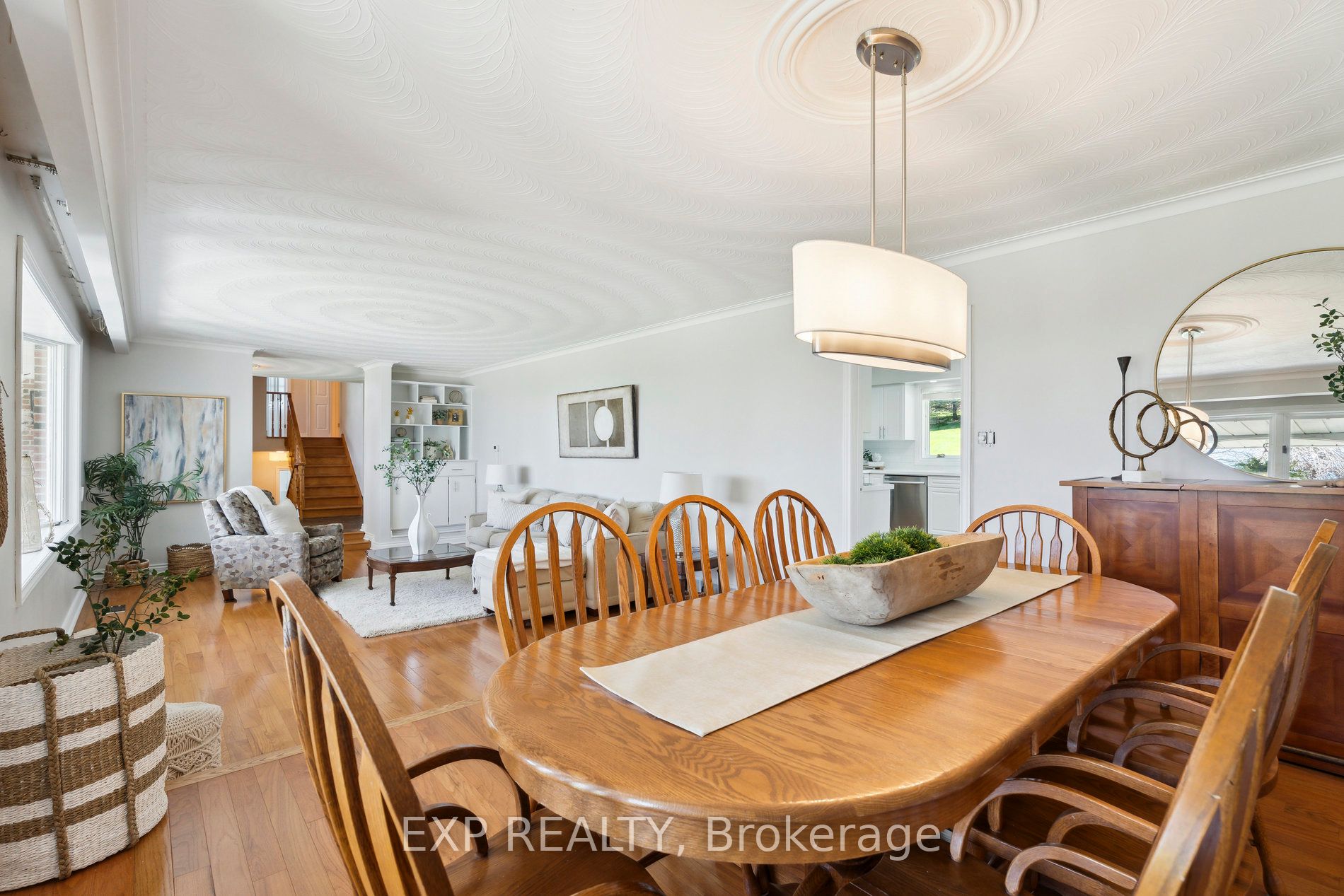 2298 15th Sideroad Property Photo 6