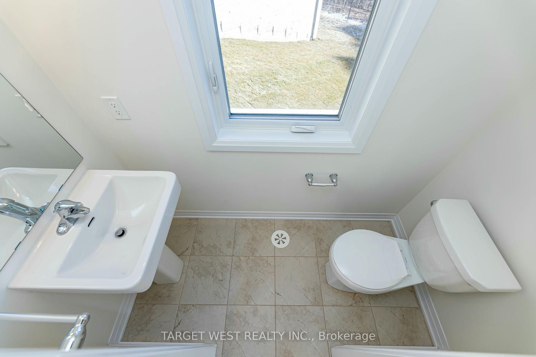 23 Archamault Way Property Photo 9