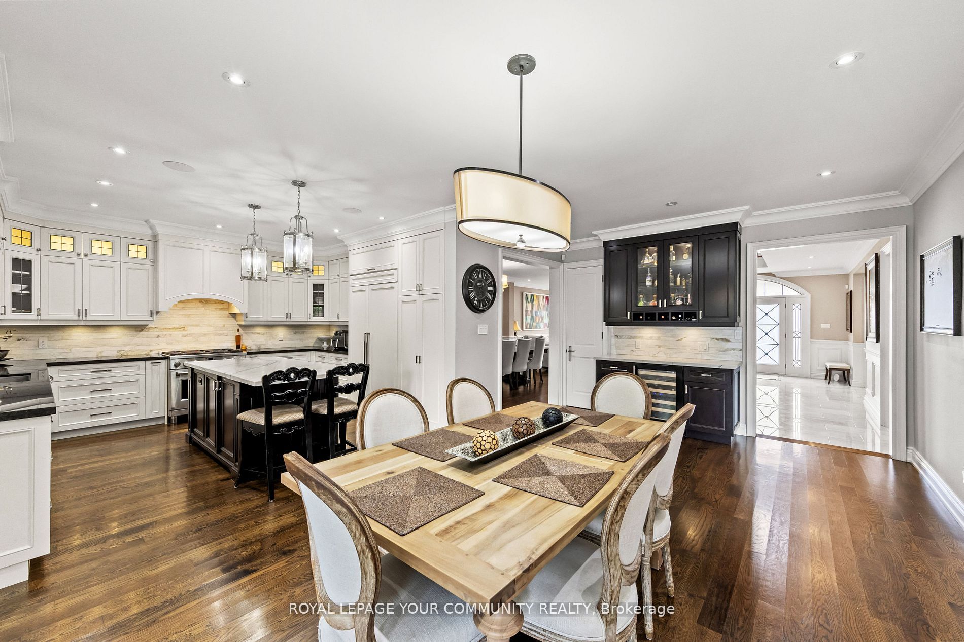6 Magistrale Court Property Photo 12