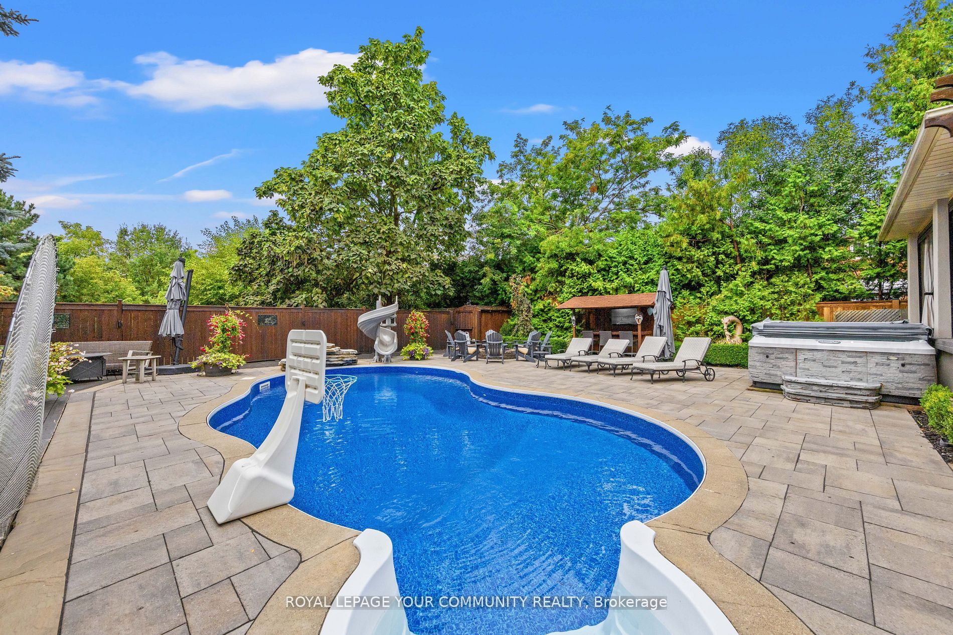 6 Magistrale Court Property Photo 34