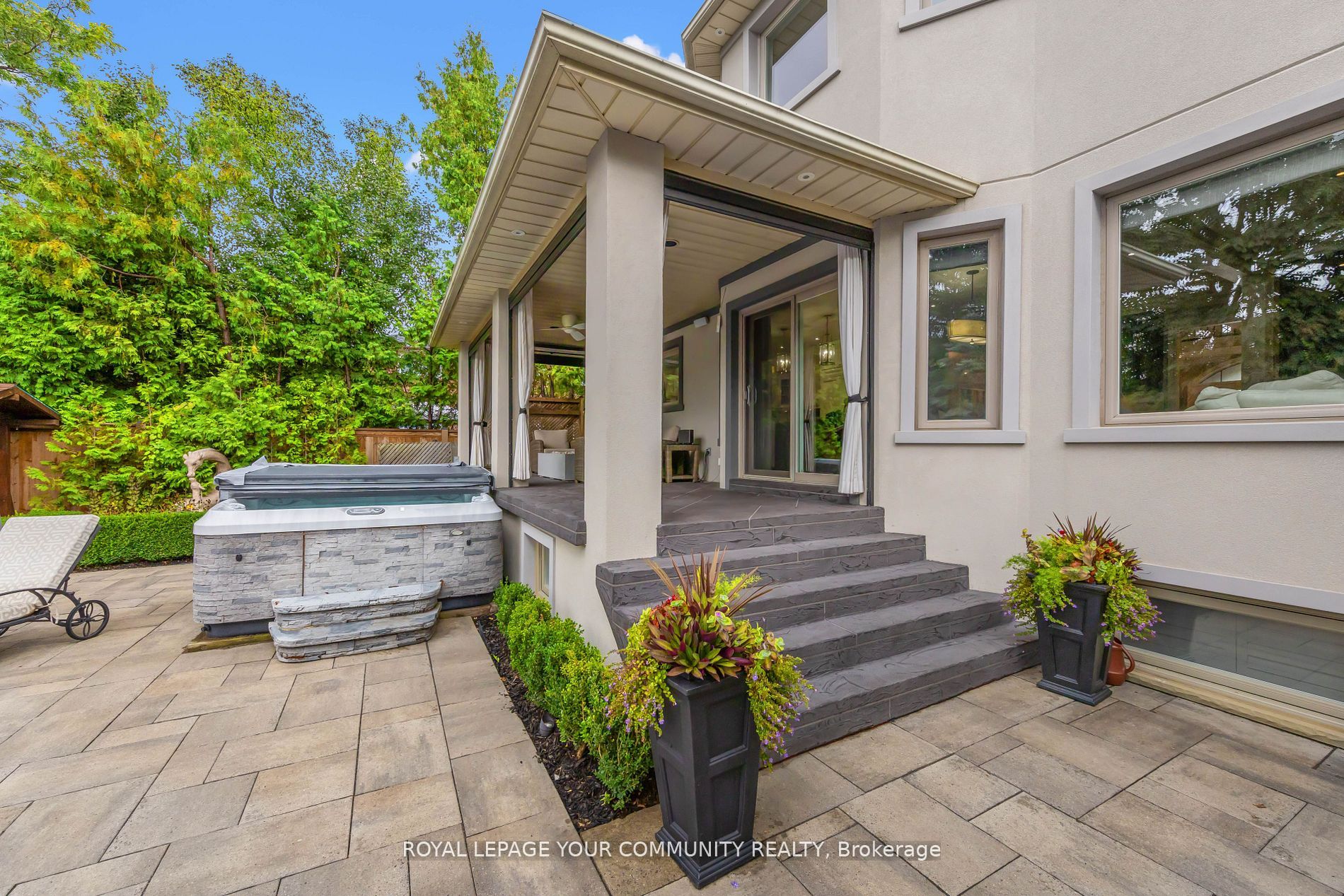 6 Magistrale Court Property Photo 38