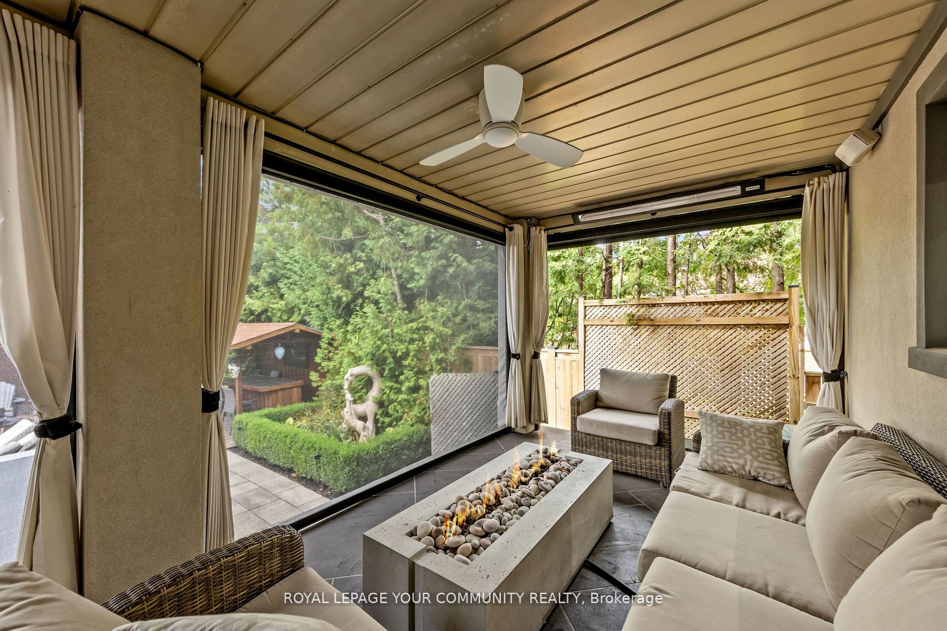 6 Magistrale Court Property Photo 39