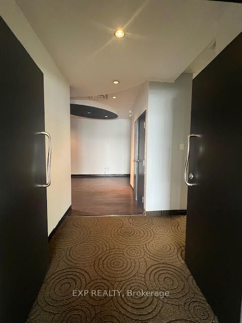 275 Renfrew Drive 208 Property Photo 10