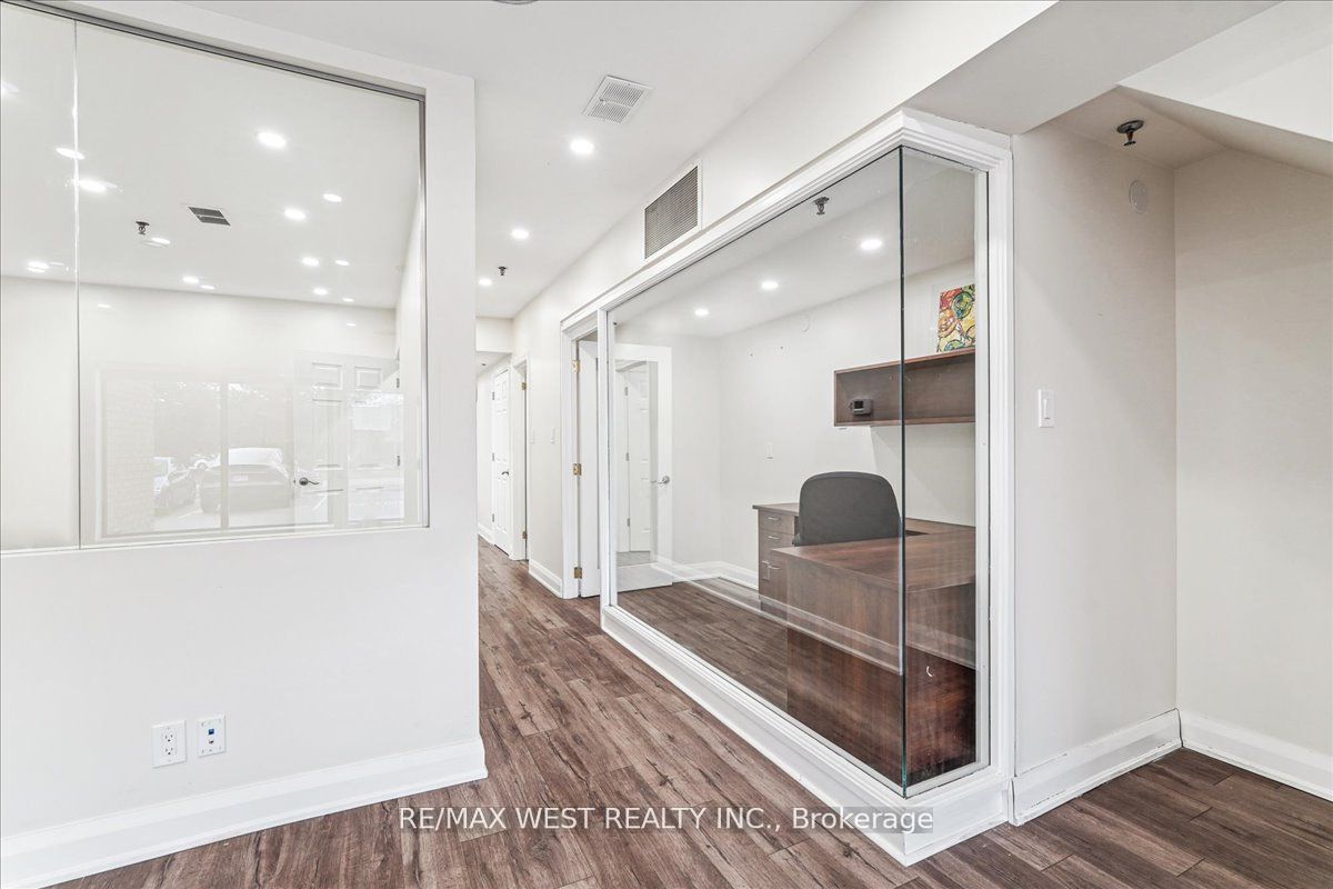 #20 - 80 Carlauren Road Property Photo 3