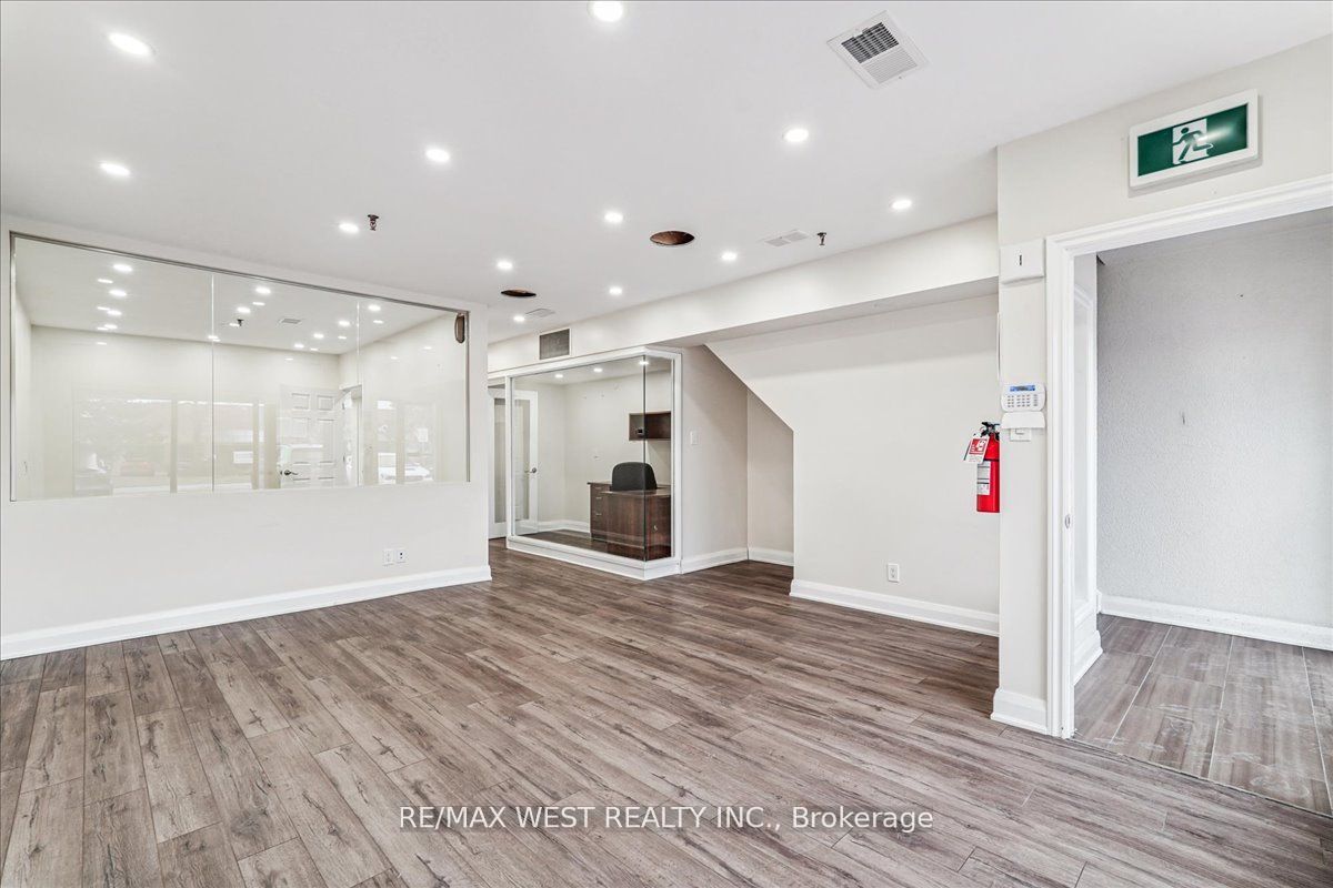 #20 - 80 Carlauren Road Property Photo 4