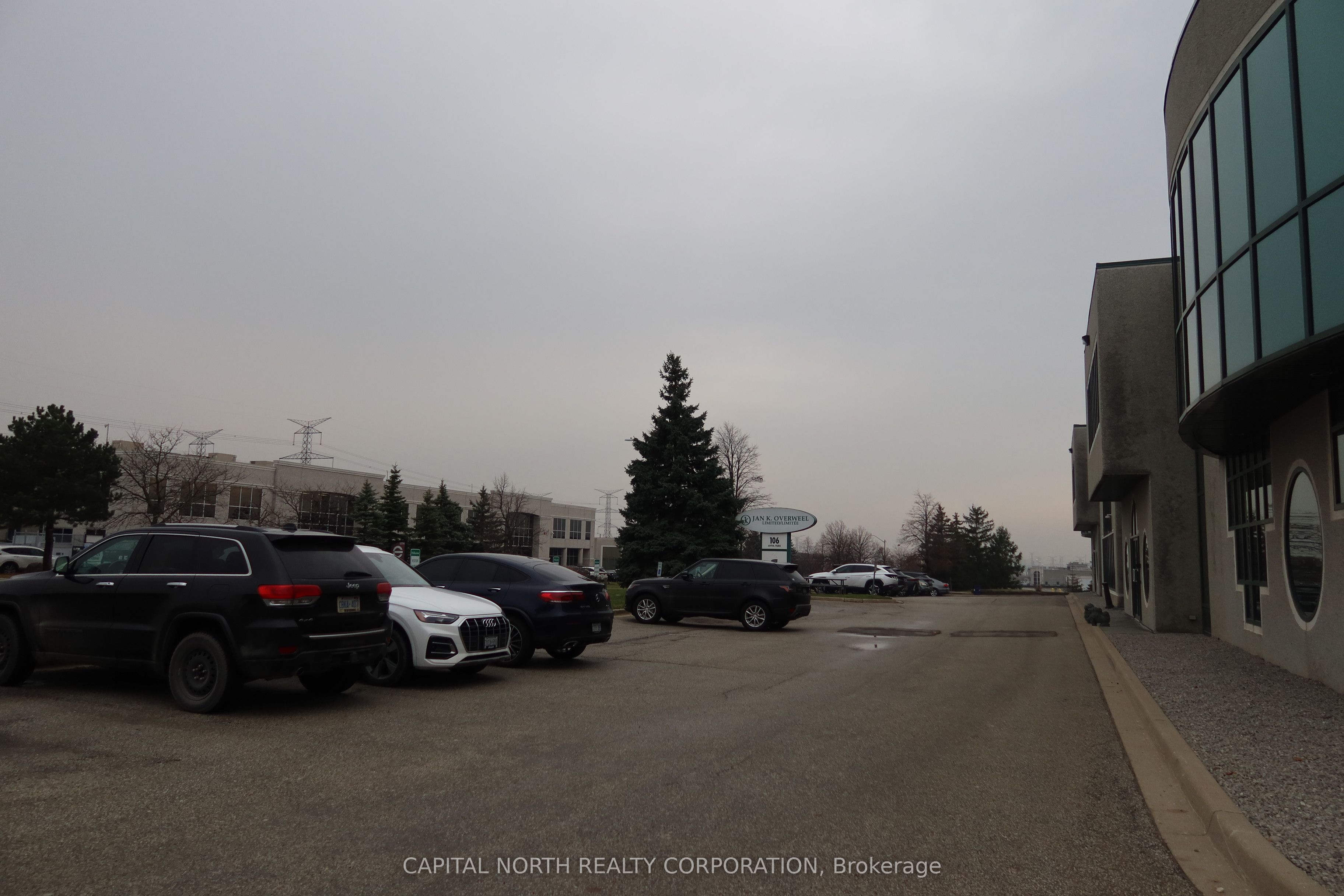 106 Aviva Park Drive Property Photo 2