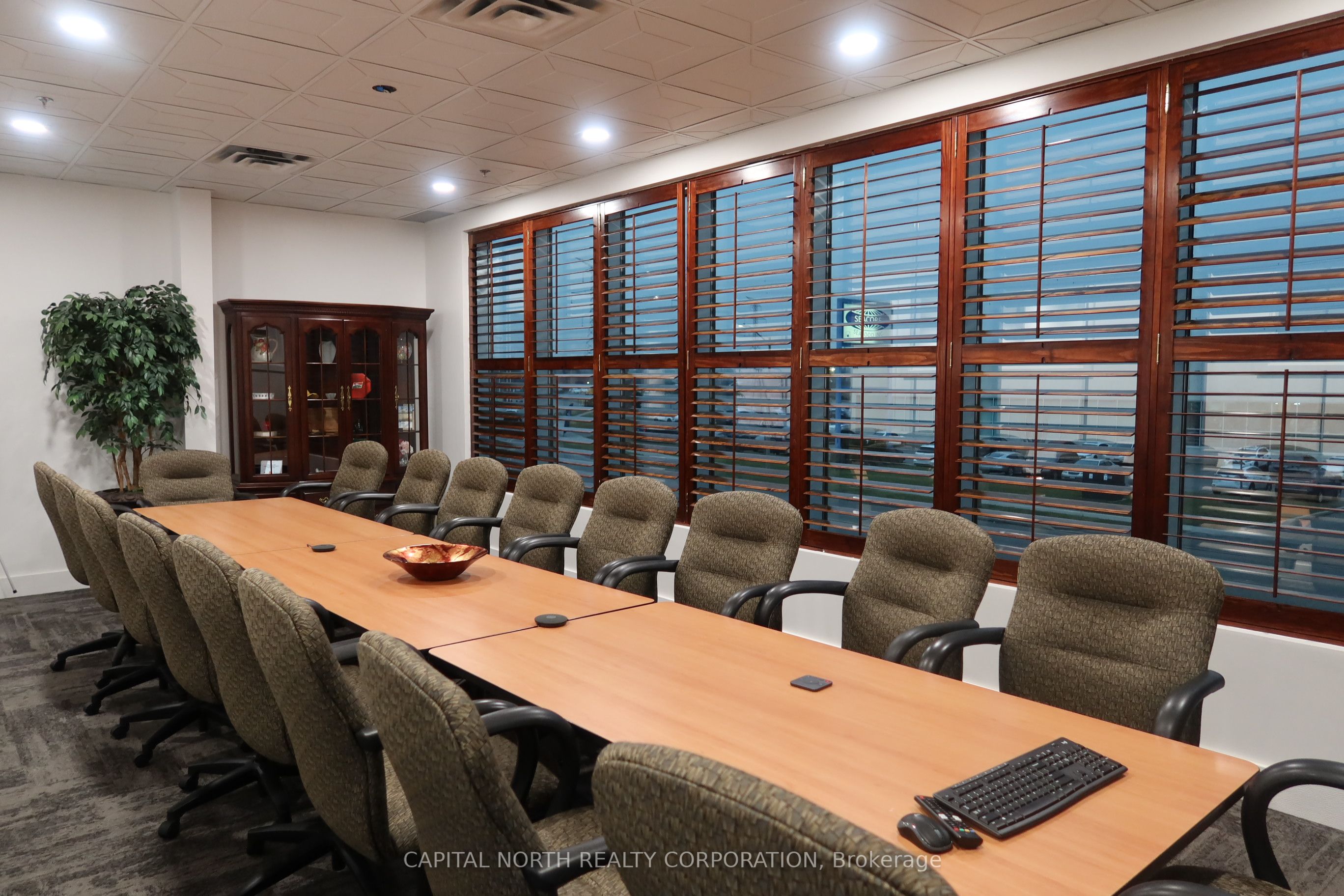 106 Aviva Park Drive Property Photo 23