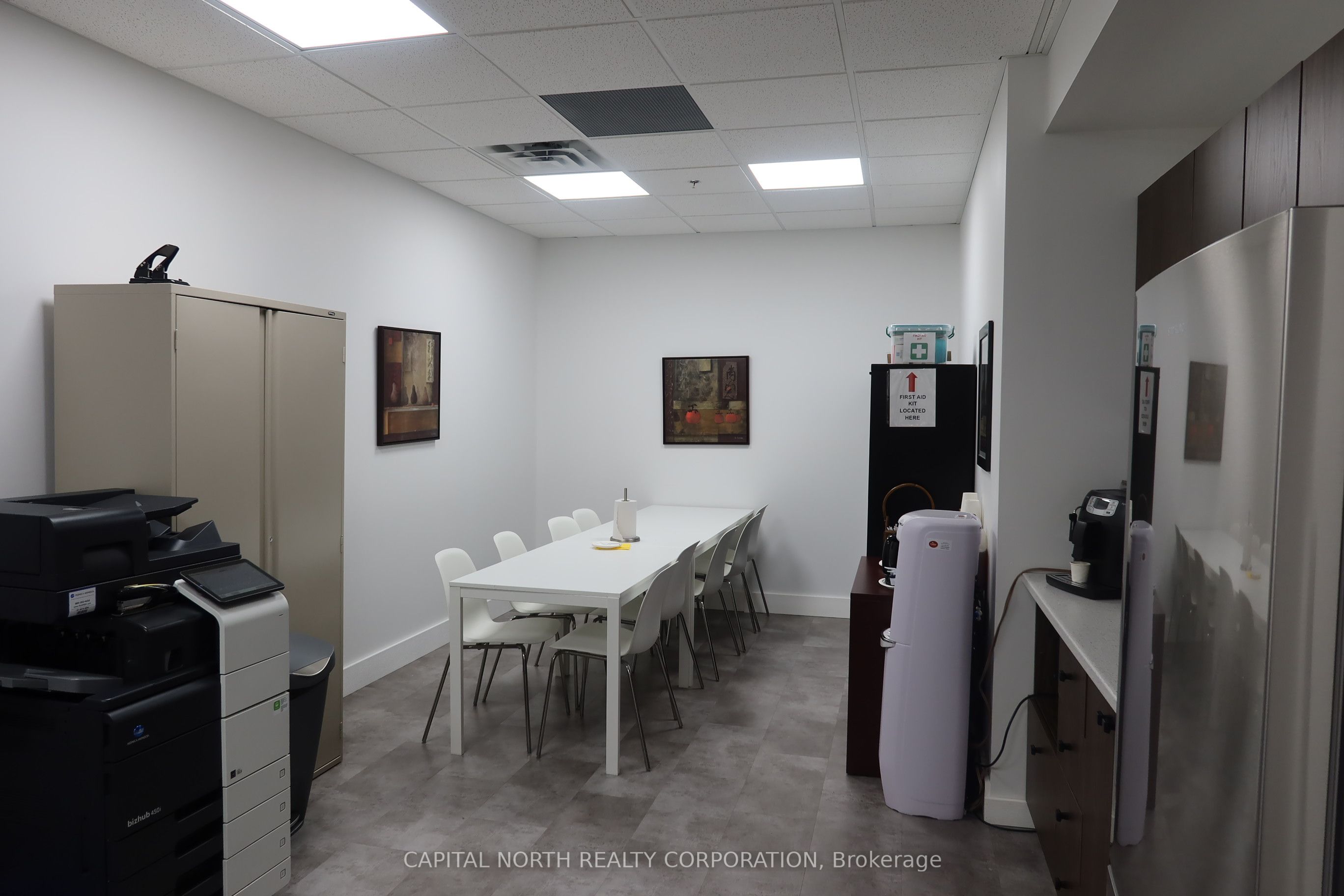 106 Aviva Park Drive Property Photo 28