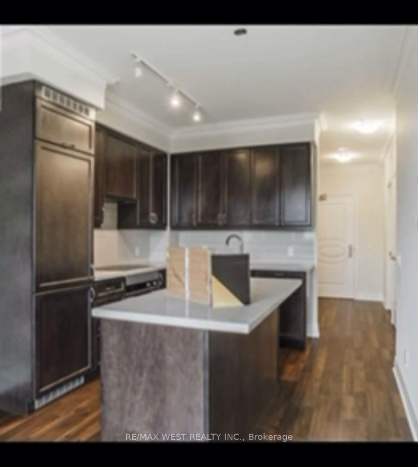 #812 - 9085 Jane Street Property Photo 5