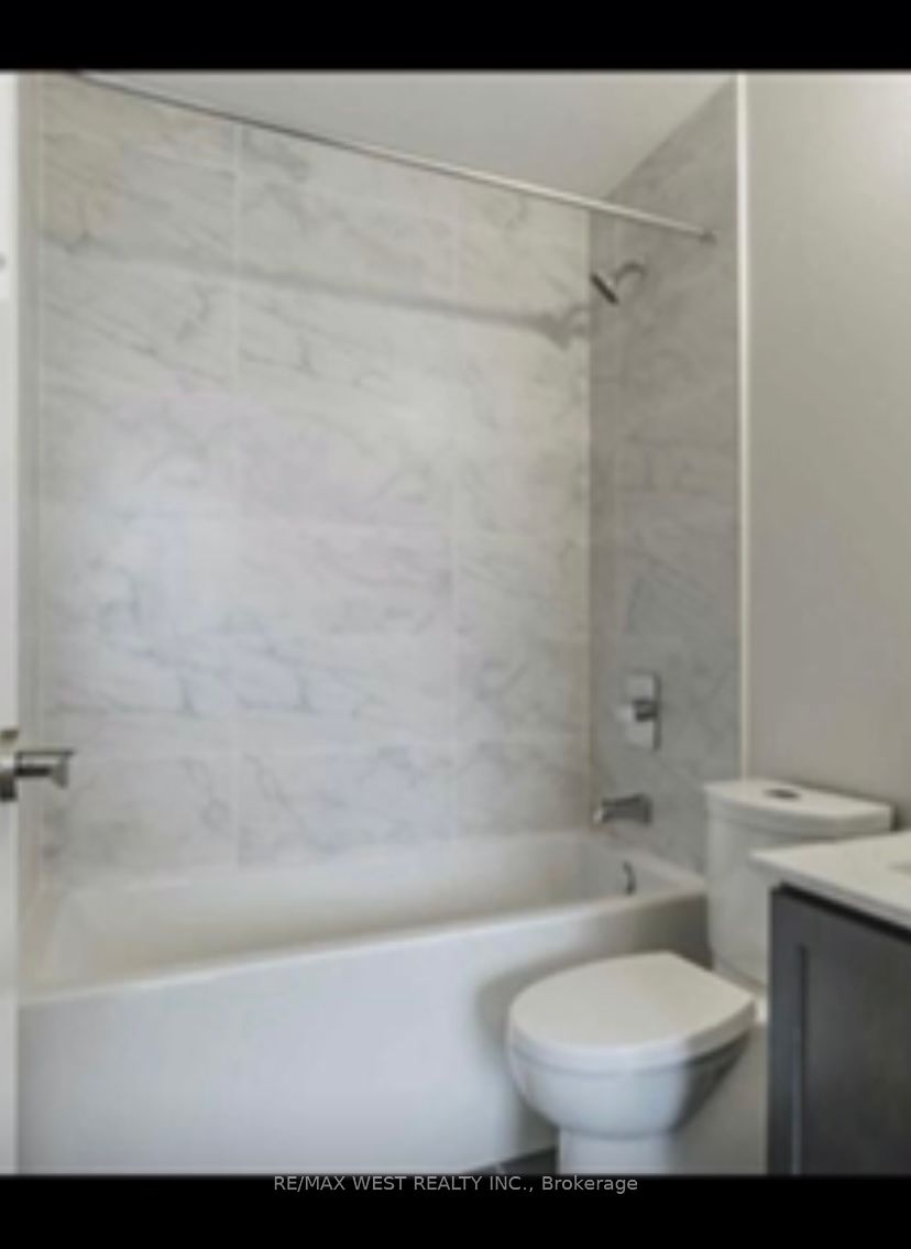 #812 - 9085 Jane Street Property Photo 10