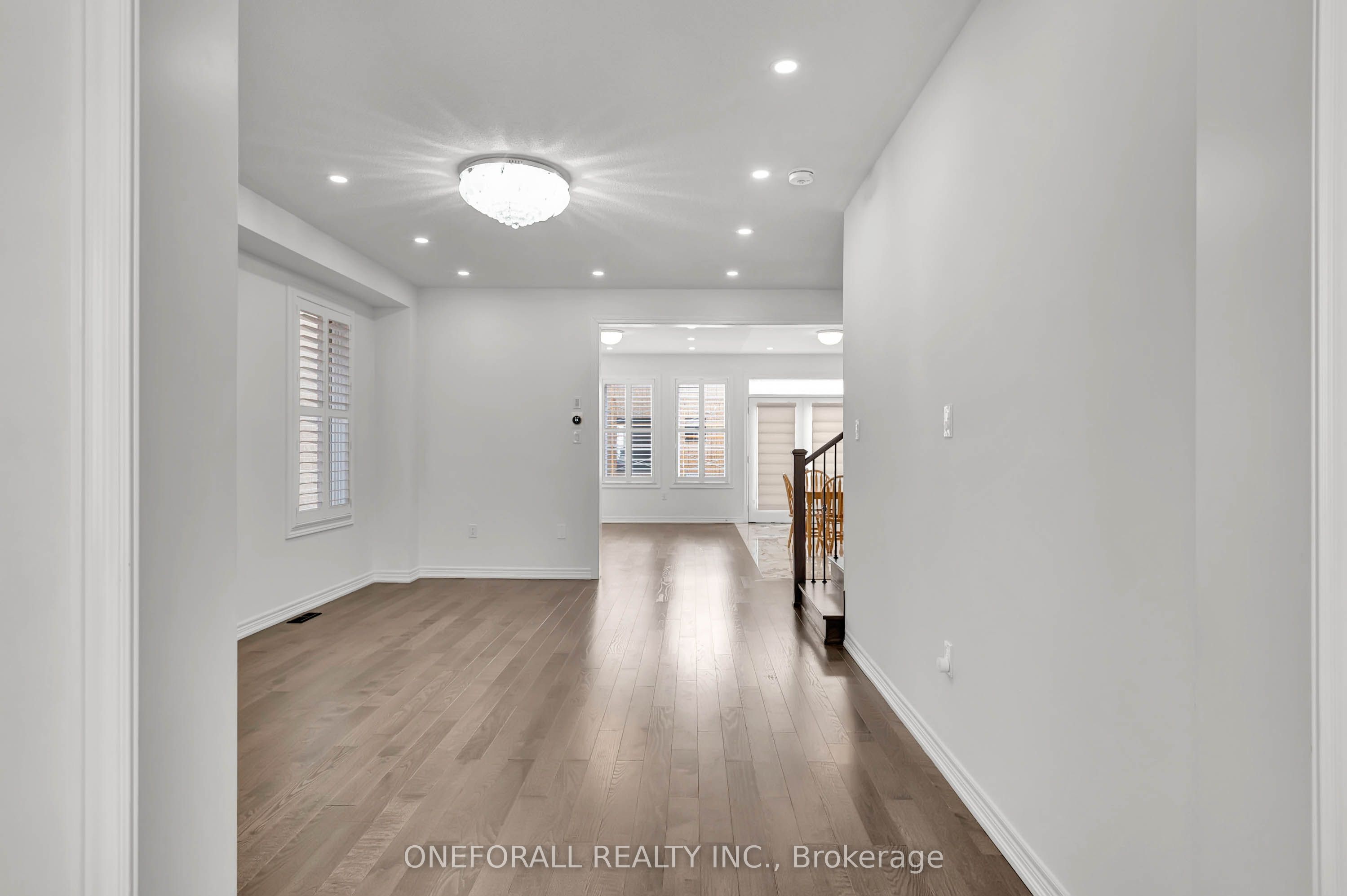 68 Wakefield Boulevard Property Photo 5