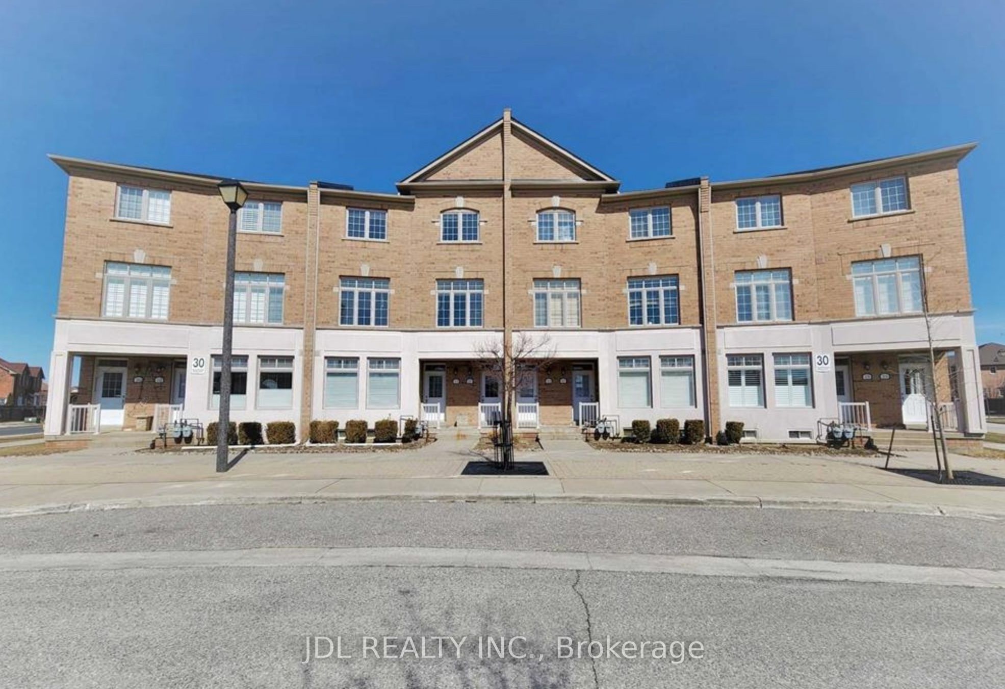 #11 - 30 Greensborough Village Circle Property Photo 1