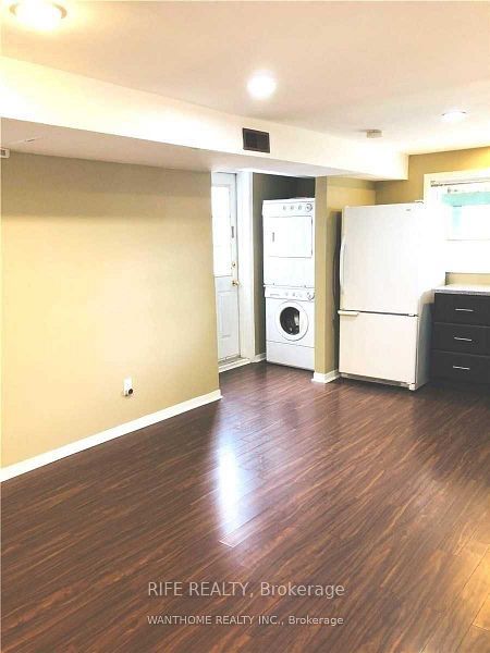 4 Queensgate Court Property Photo 2