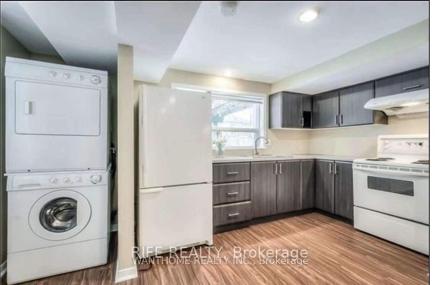 4 Queensgate Court Property Photo 3