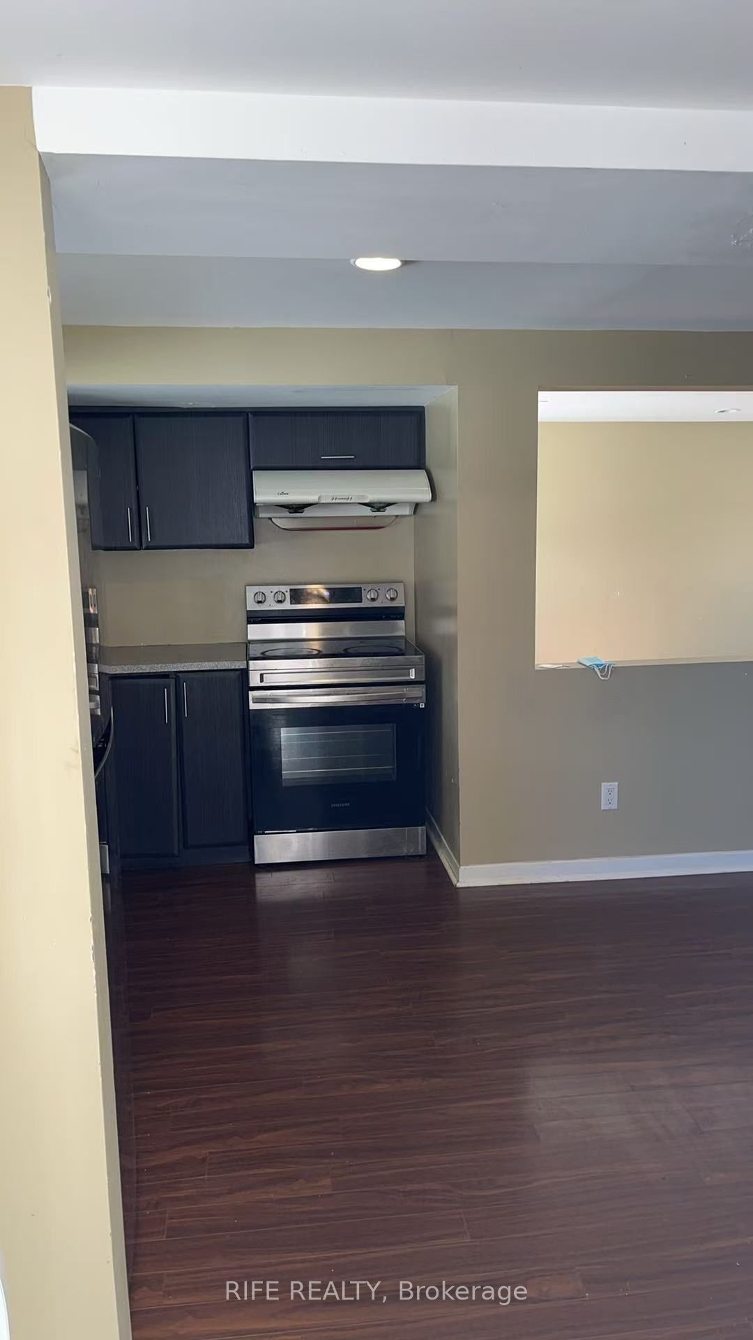 4 Queensgate Court Property Photo 5