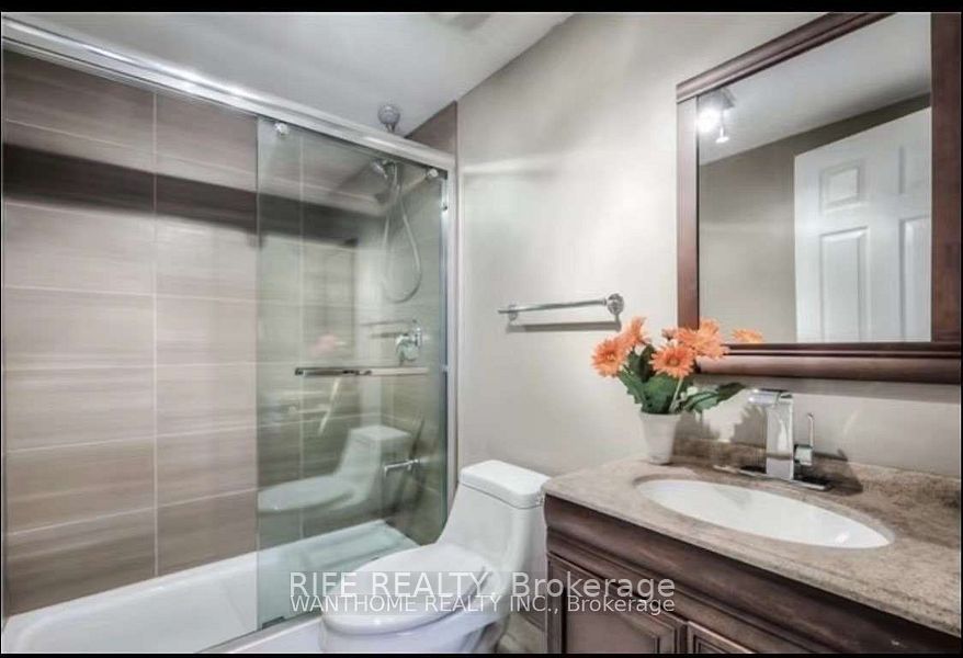 4 Queensgate Court Property Photo 6