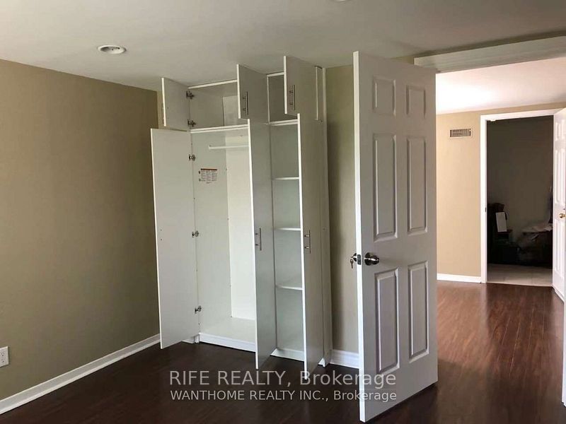 4 Queensgate Court Property Photo 7