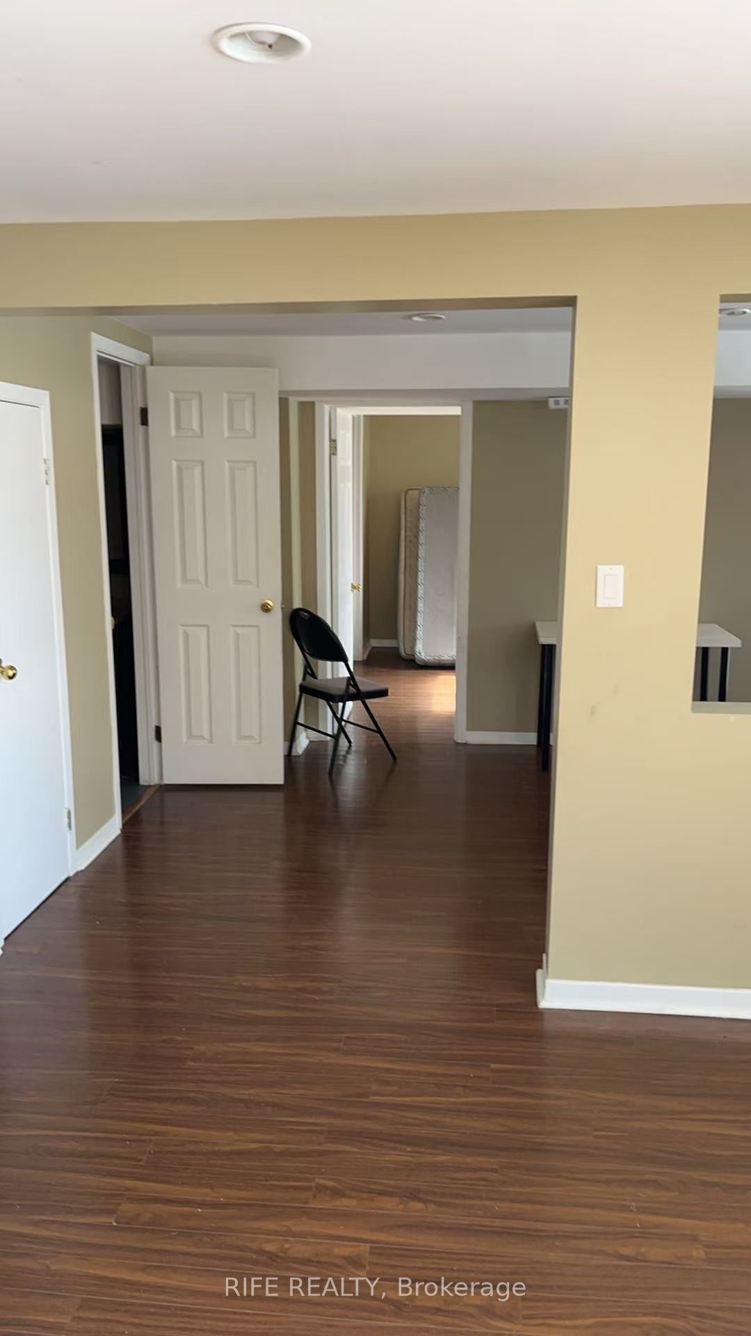 4 Queensgate Court Property Photo 8