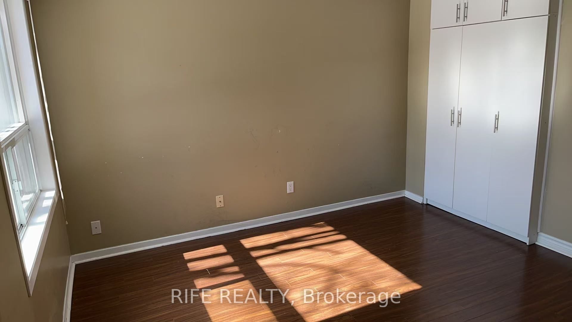 4 Queensgate Court Property Photo 11
