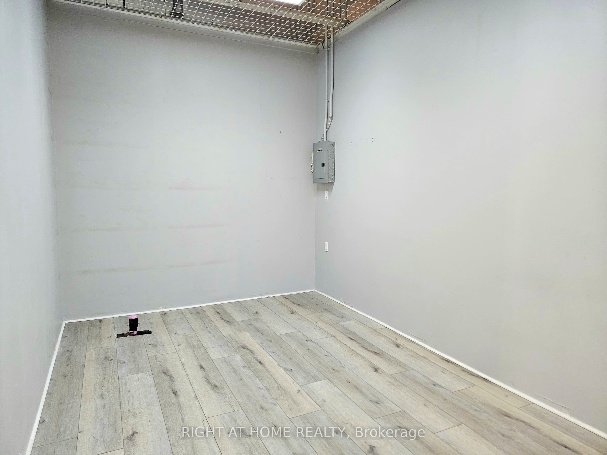 #214 - 7181 Yonge Street Property Photo 5
