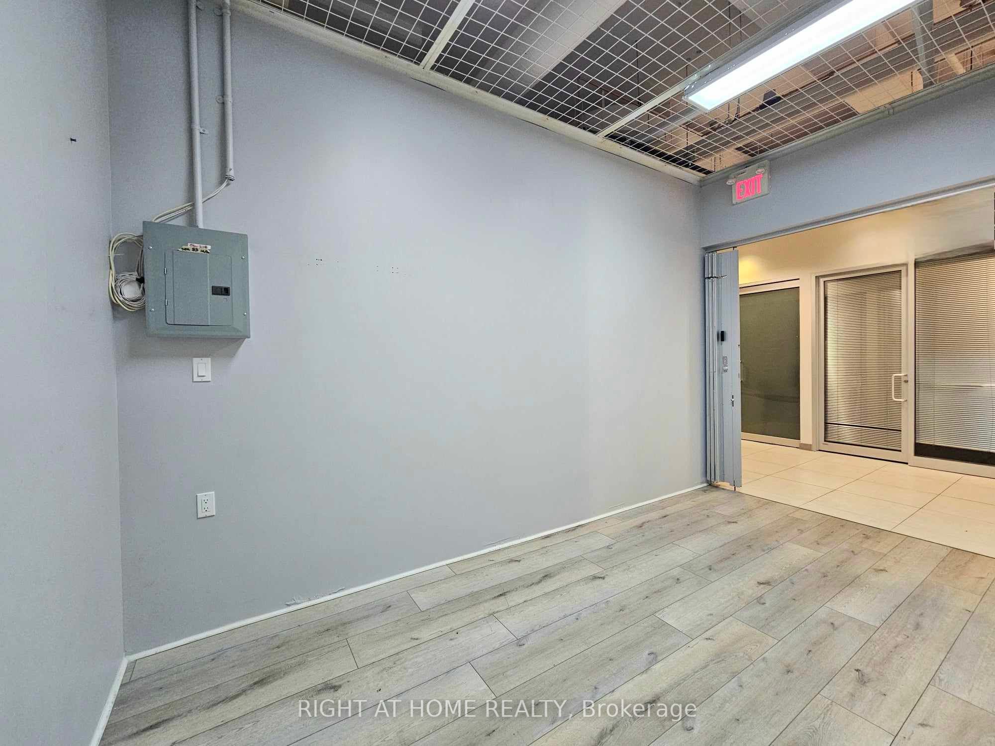 #214 - 7181 Yonge Street Property Photo 6