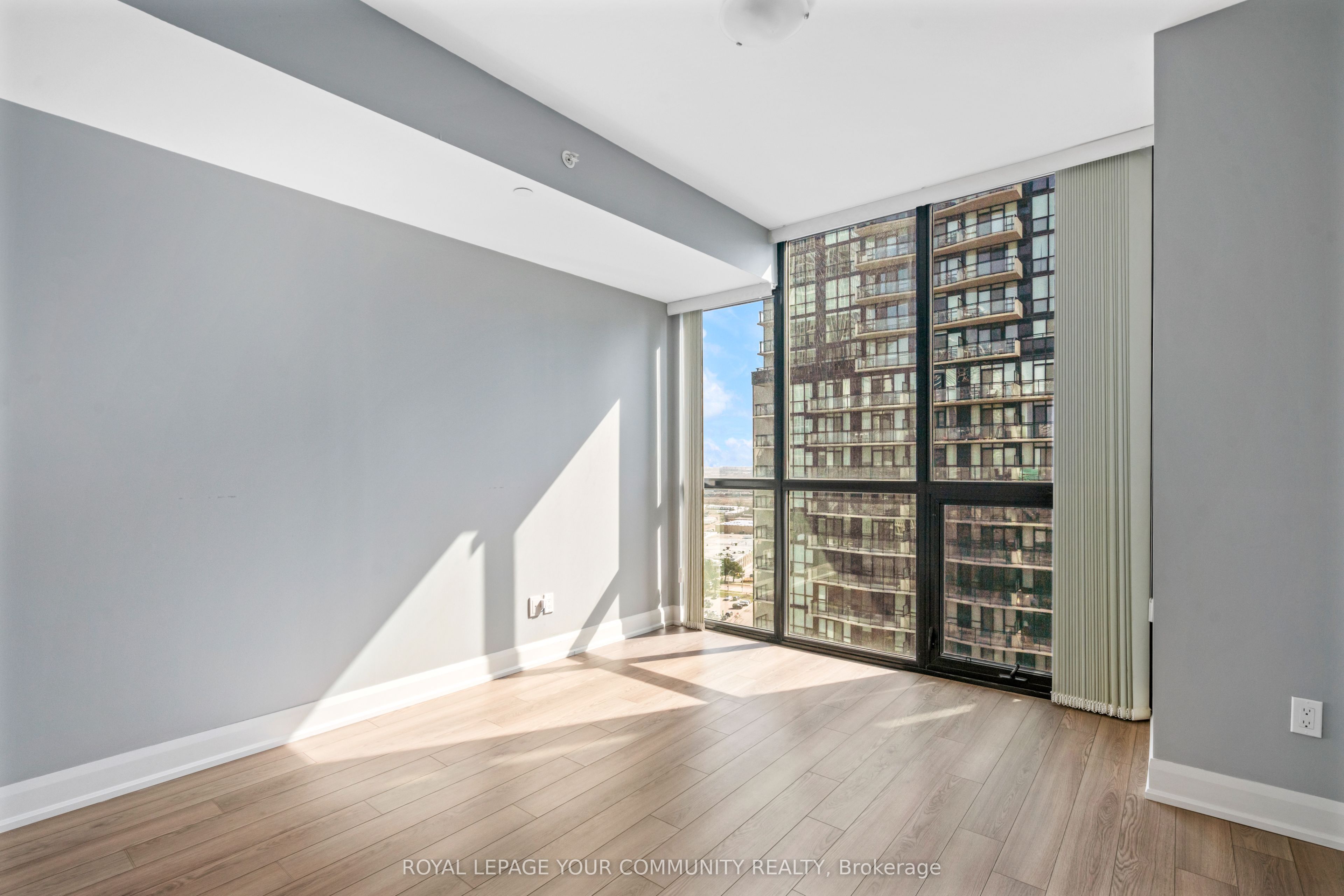 #1810 - 2910 Highway 7 Road Property Photo 21