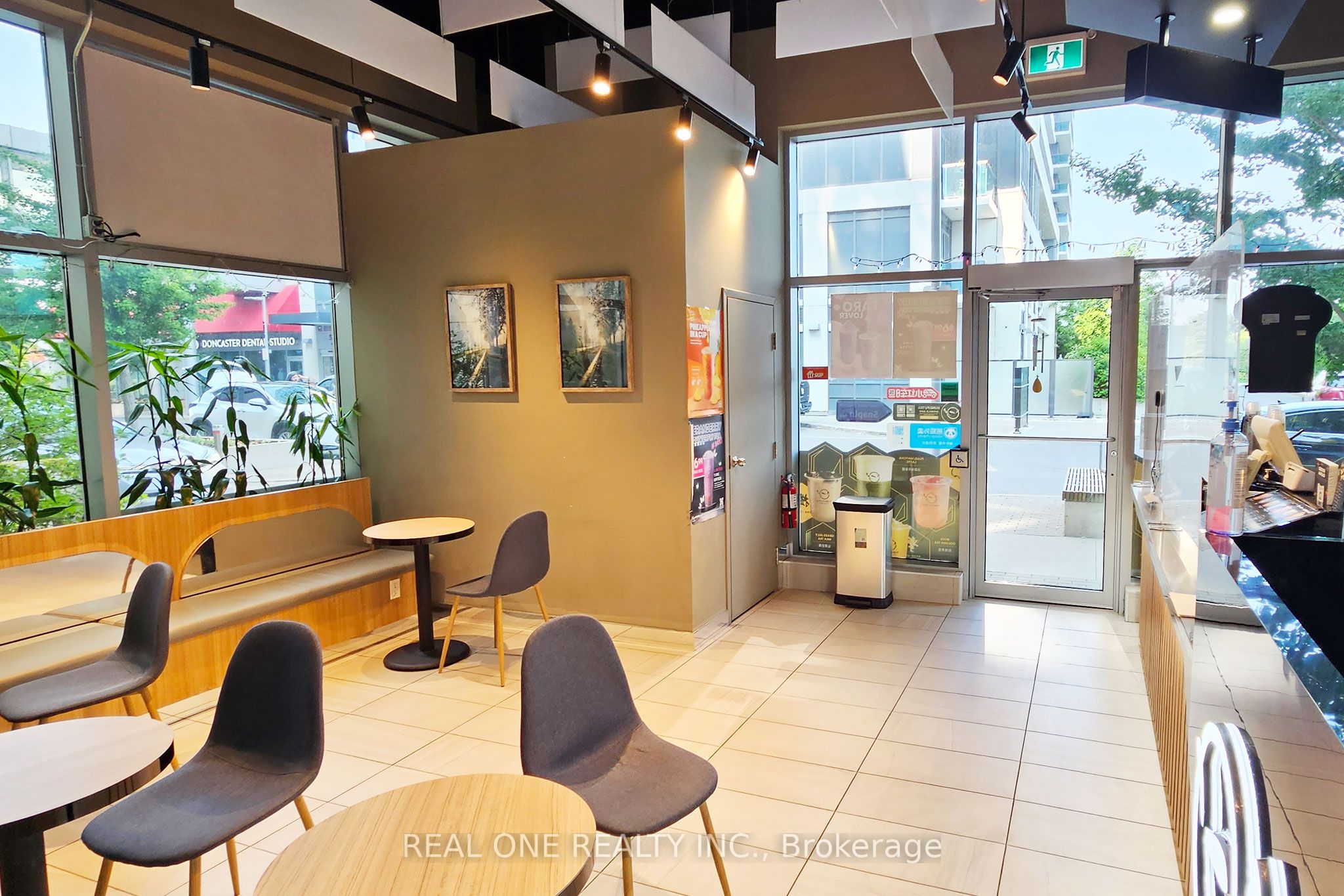 #101 - 7163 Yonge Street Property Photo 3