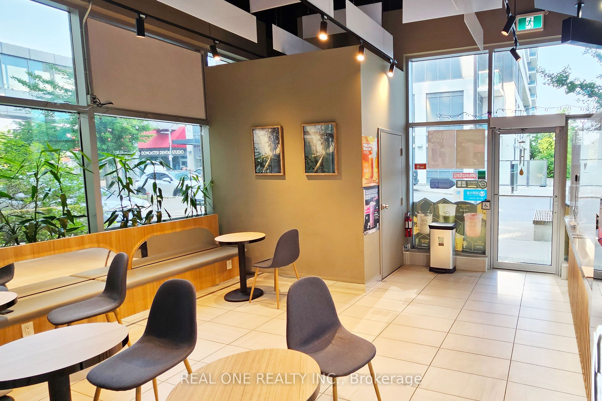 #101 - 7163 Yonge Street Property Photo 5