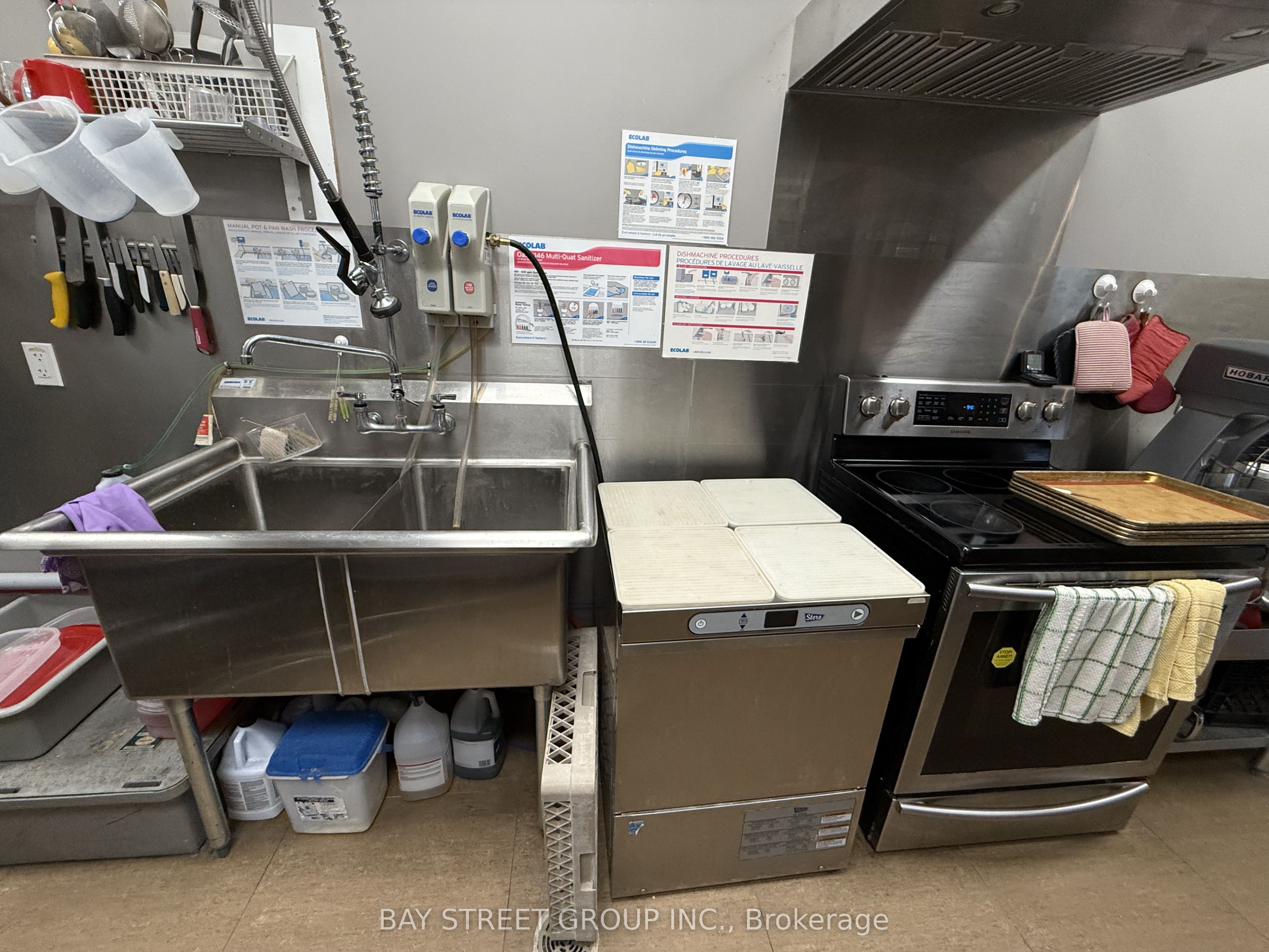 #11 - 360 Highway 7 Property Photo 8