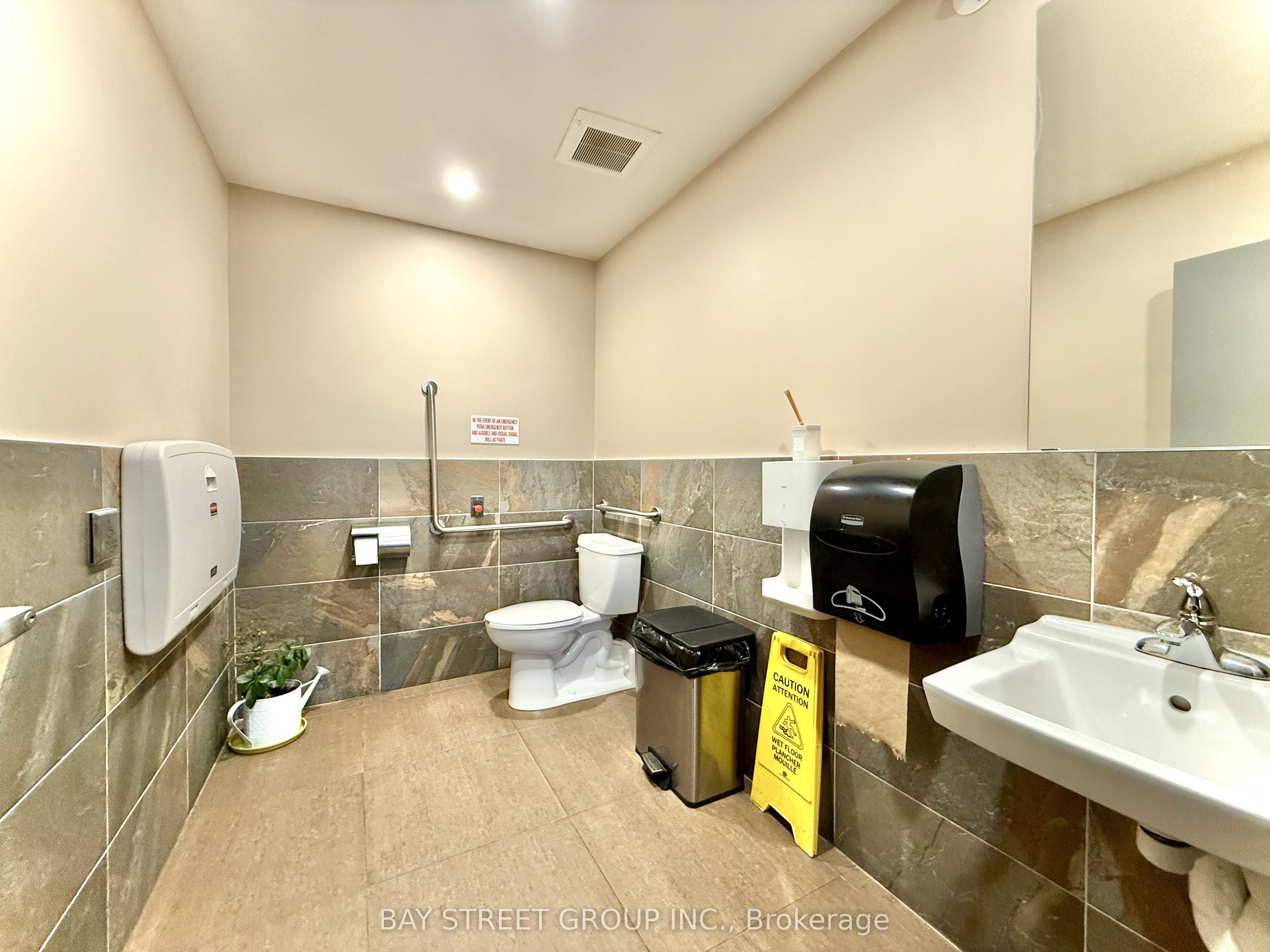 #11 - 360 Highway 7 Property Photo 9