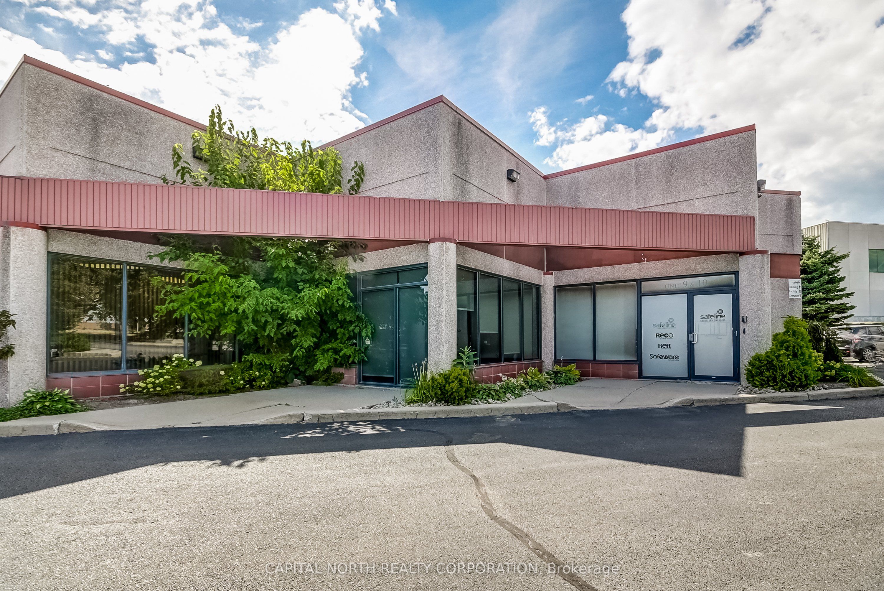 #9-10 - 260 Spinnaker Way Property Photo 3