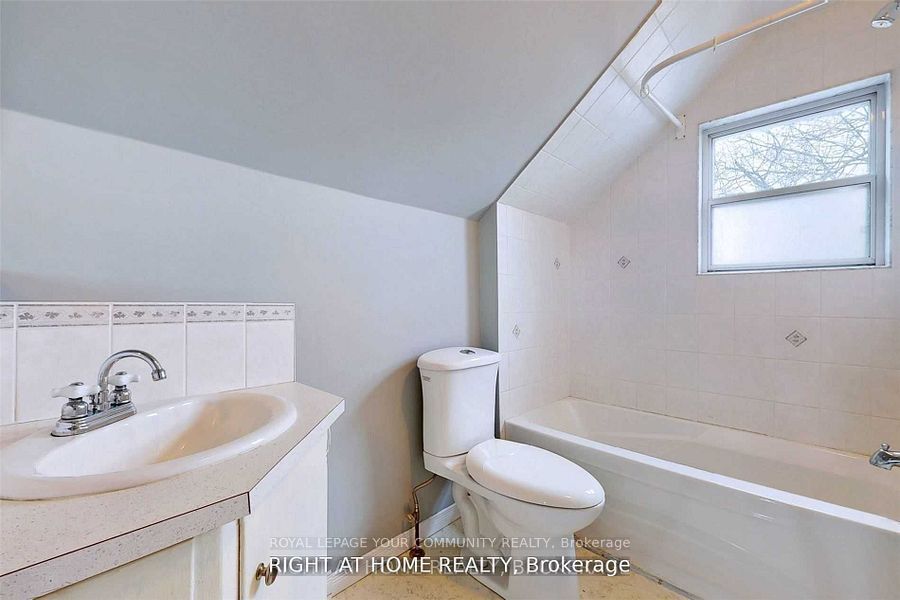 13066 Keele Street Property Photo 21