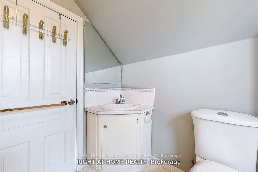 13066 Keele Street Property Photo 22