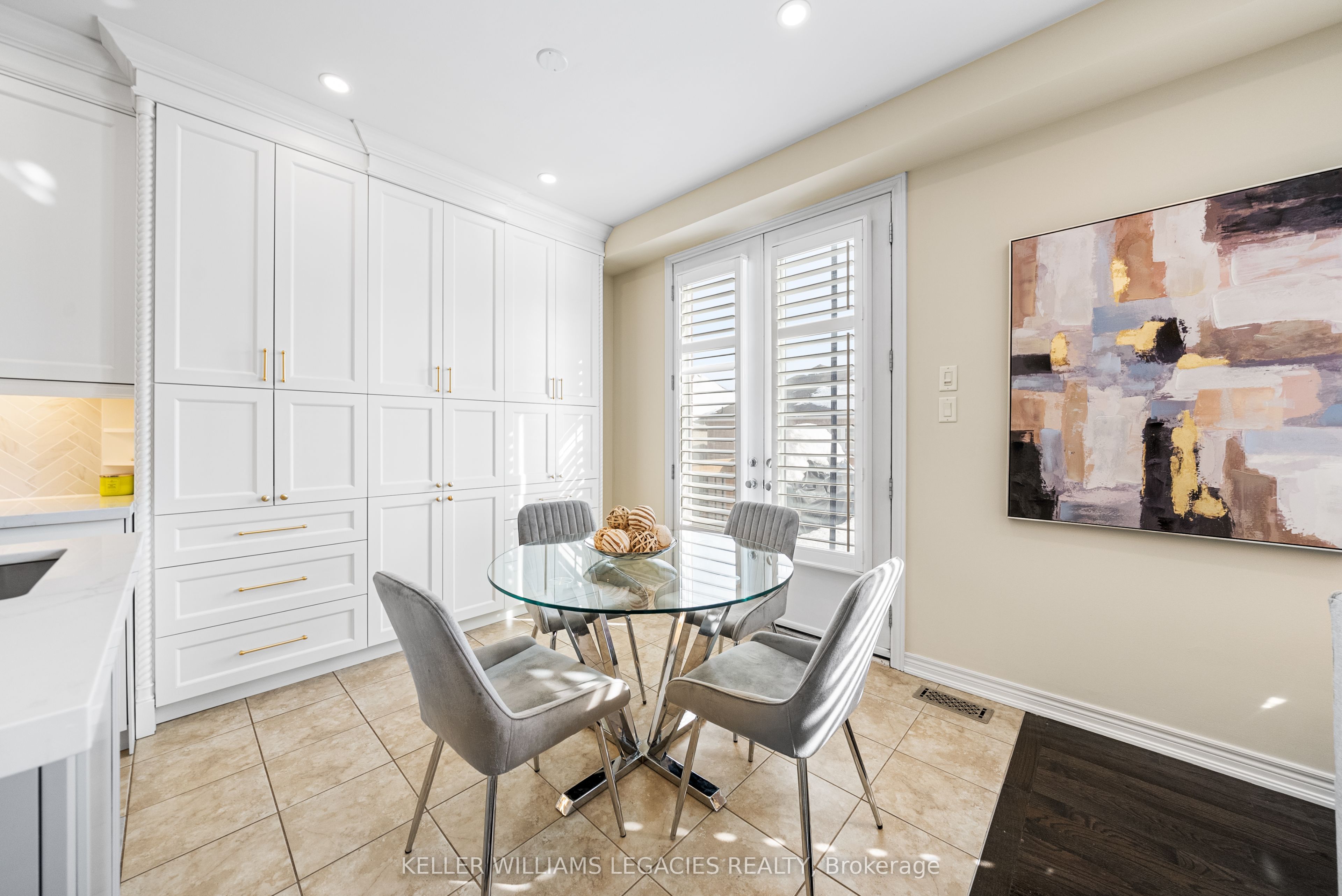 17 Mansard Drive Property Photo 8