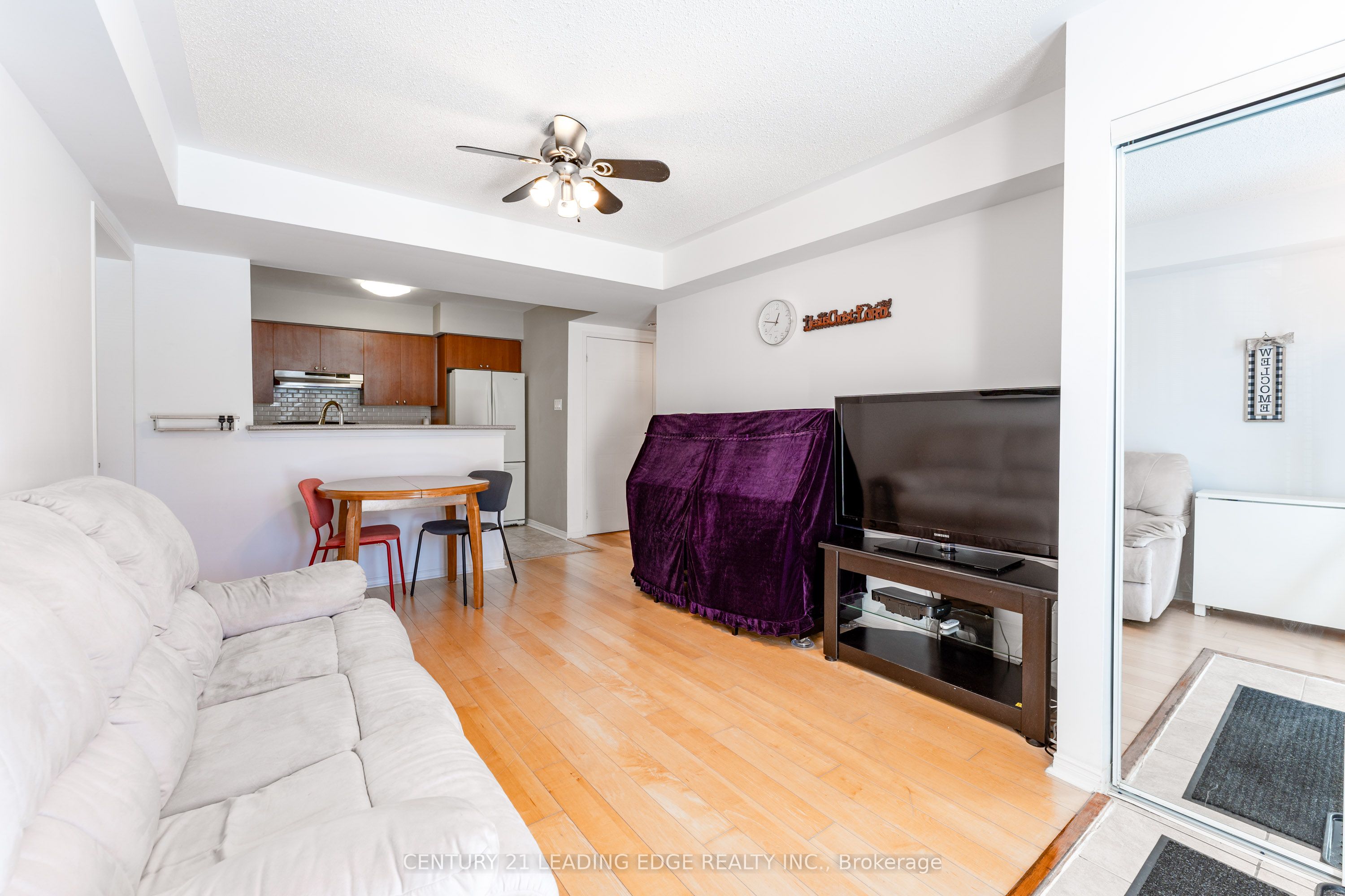 #24 - 160 Chancery Road Property Photo 8