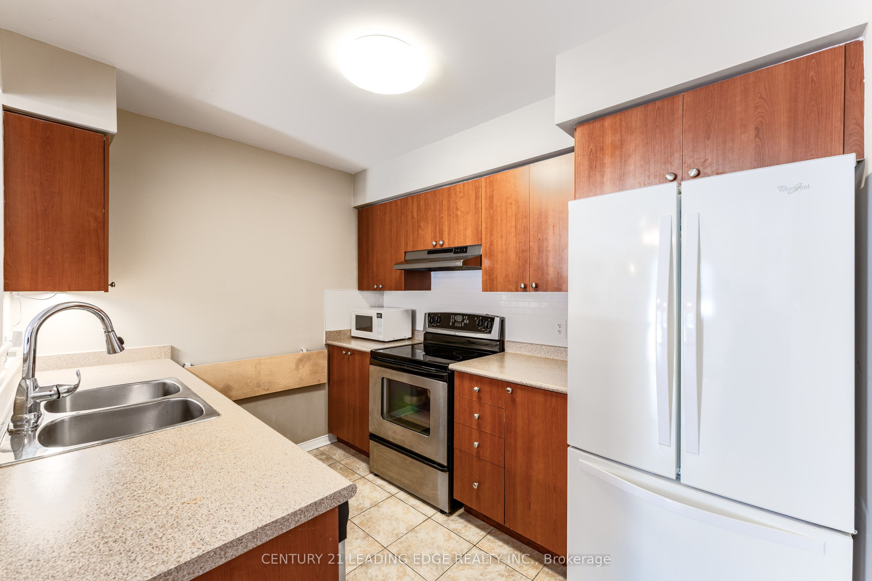 #24 - 160 Chancery Road Property Photo 16