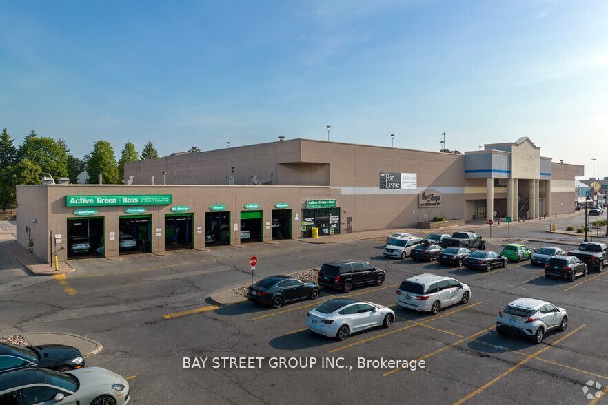 #unit 13 - 2900 Steeles Avenue Property Photo 1