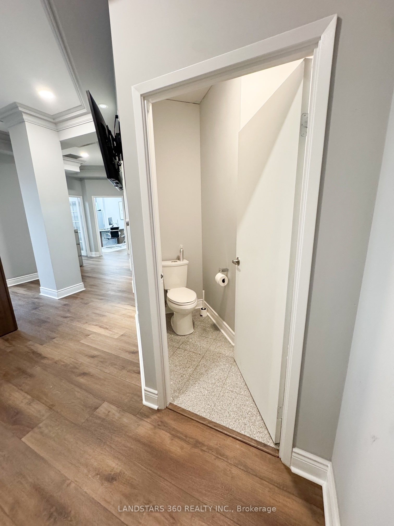 #407 - 9140 Leslie Street Property Photo 7