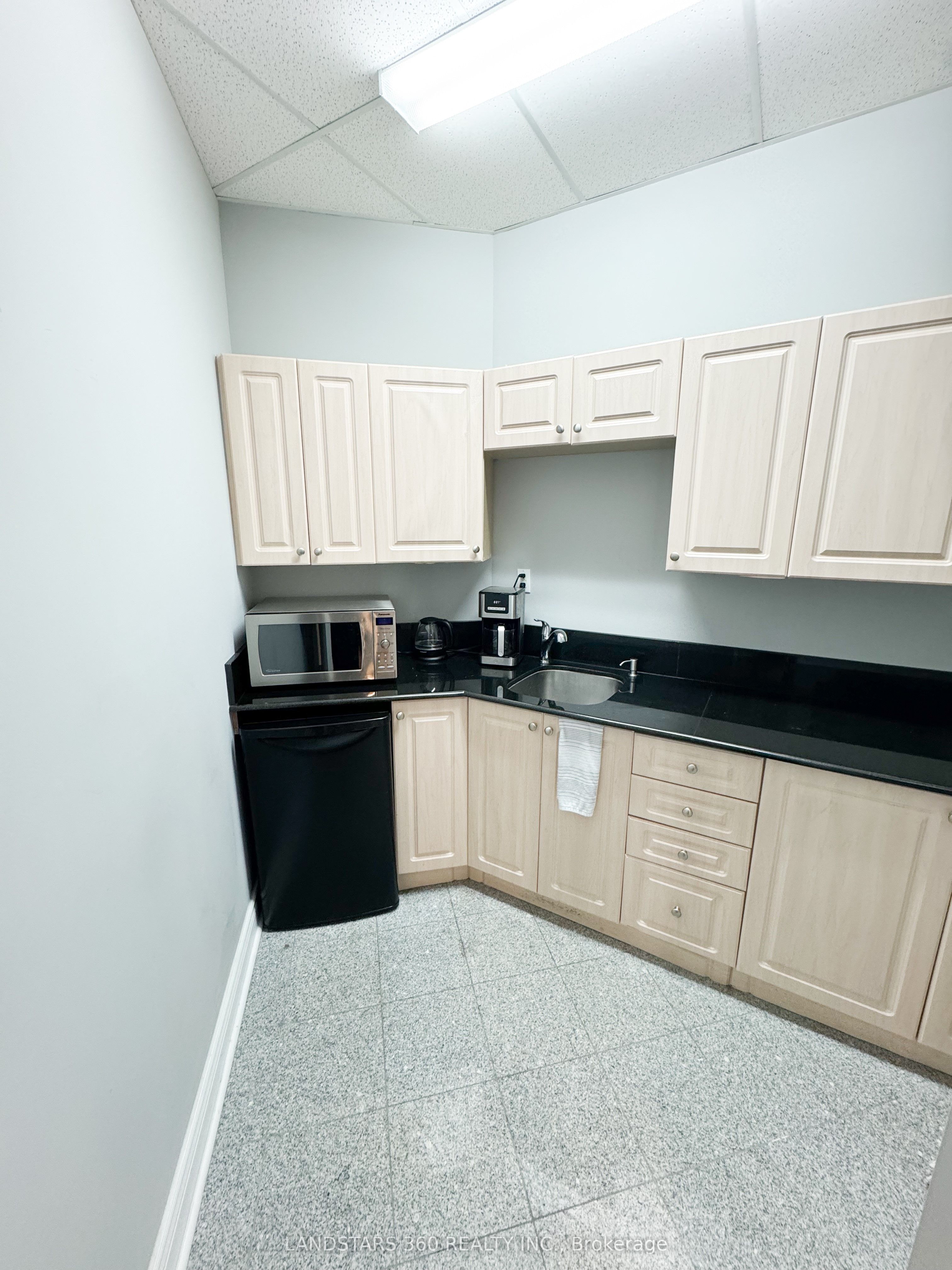 #407 - 9140 Leslie Street Property Photo 12