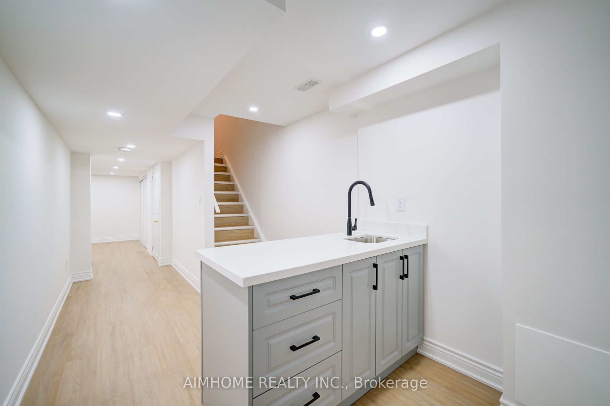 27 Warrington Way Property Photo 31