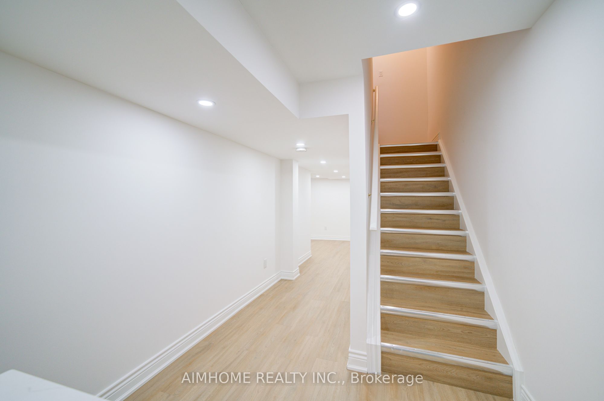 27 Warrington Way Property Photo 32
