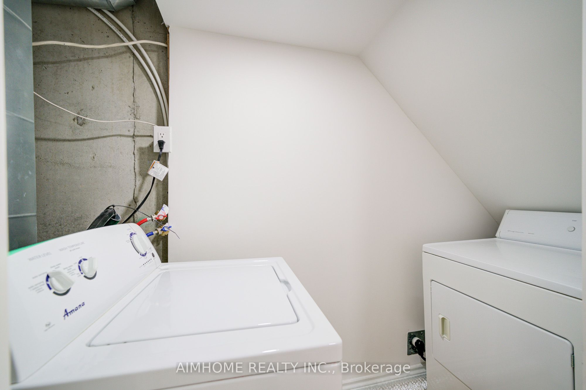 27 Warrington Way Property Photo 33