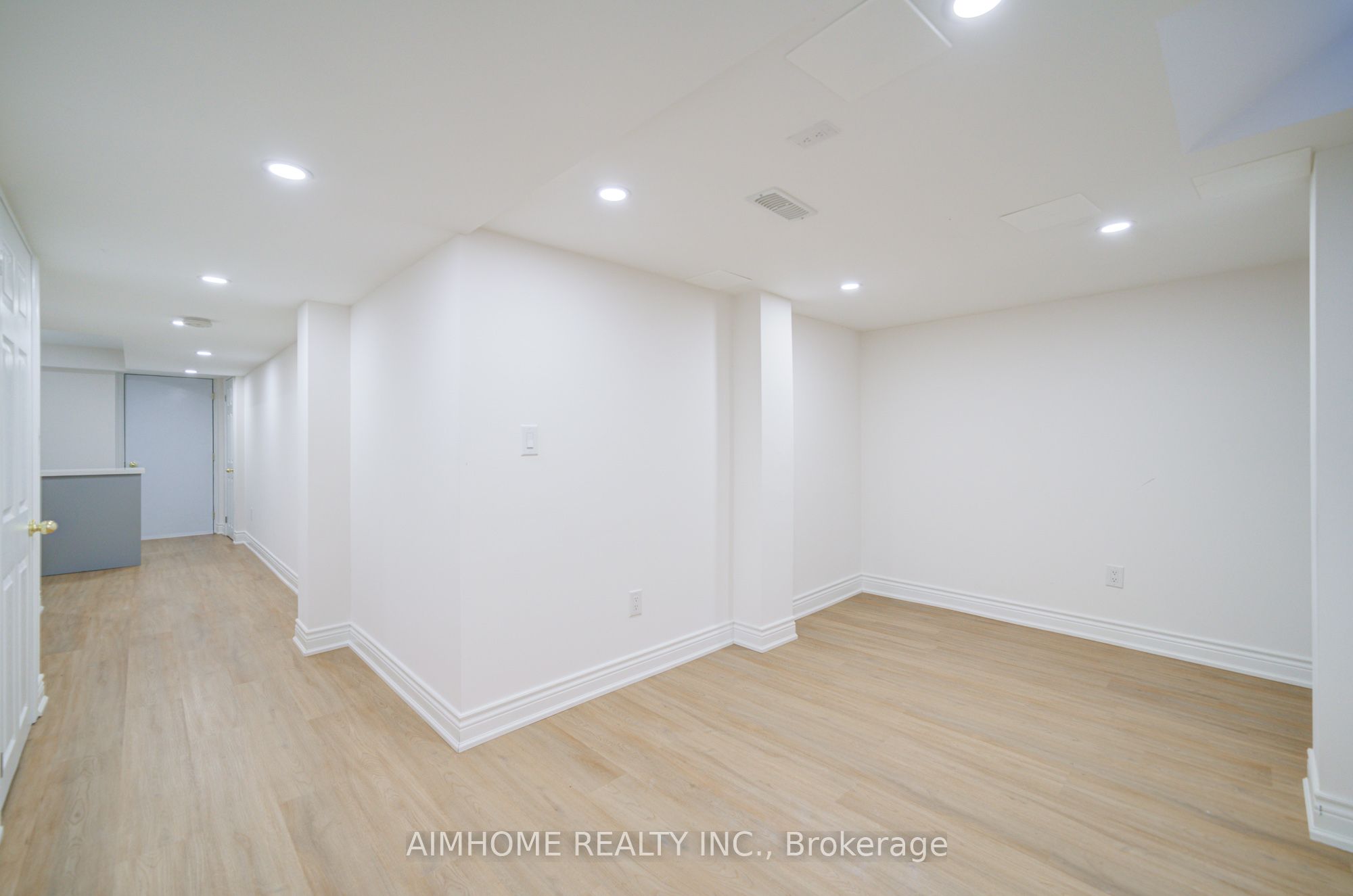 27 Warrington Way Property Photo 34