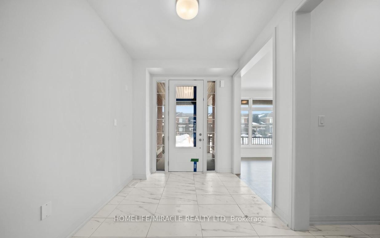 12 Sandhill Crescent Property Photo 5