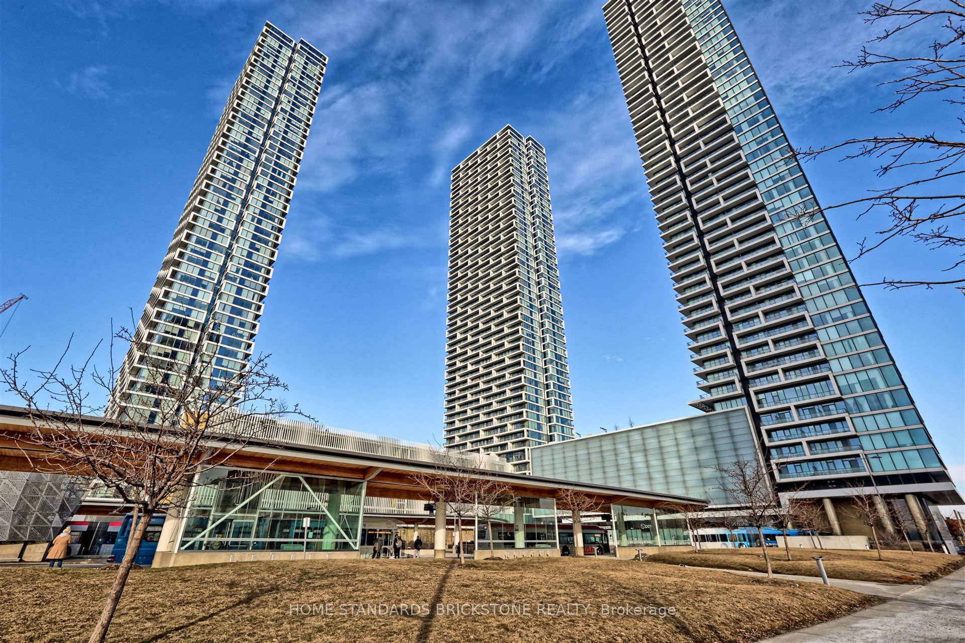 #3707 - 898 Portage Parkway Property Photo 1