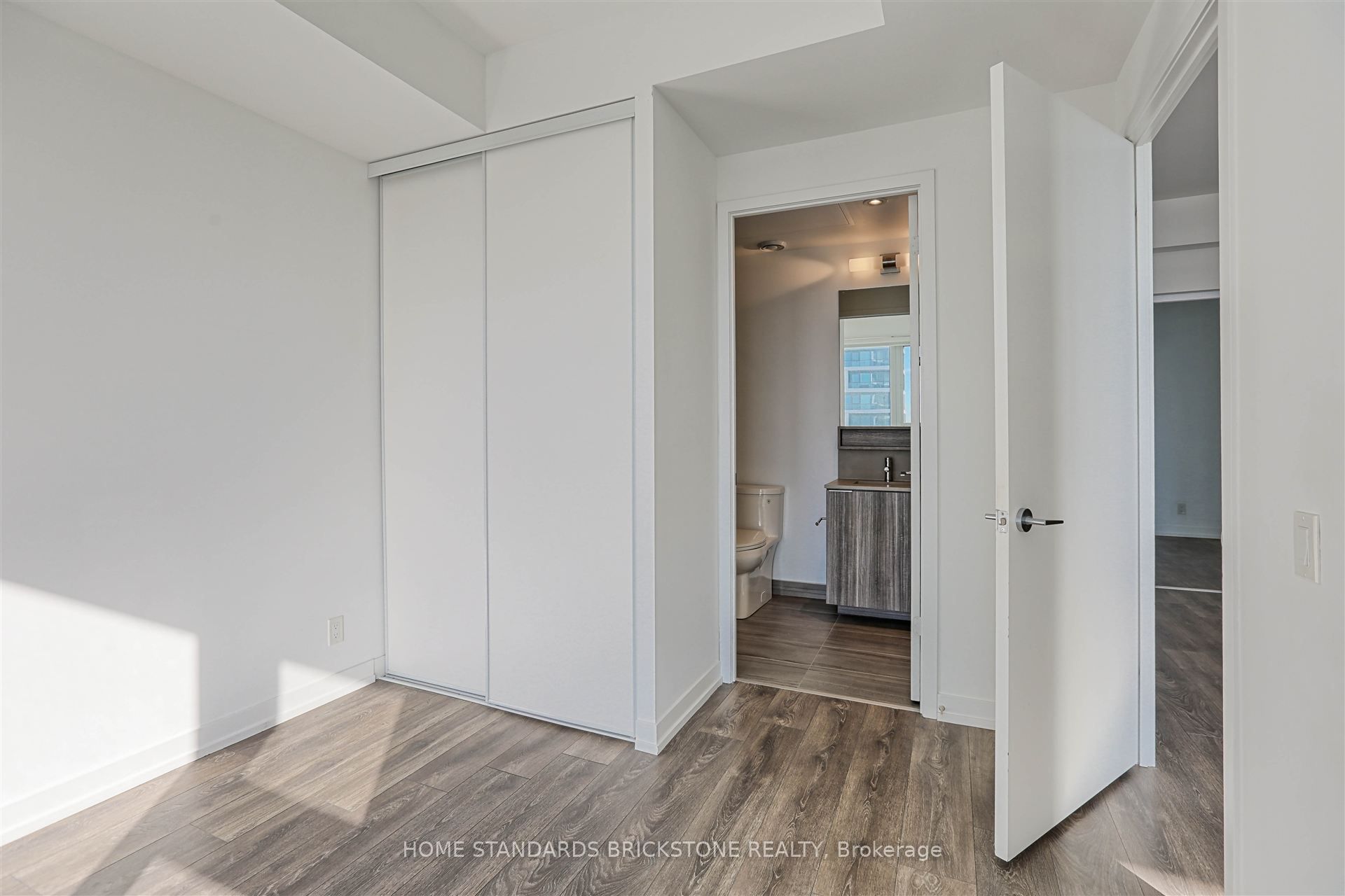 #3707 - 898 Portage Parkway Property Photo 13