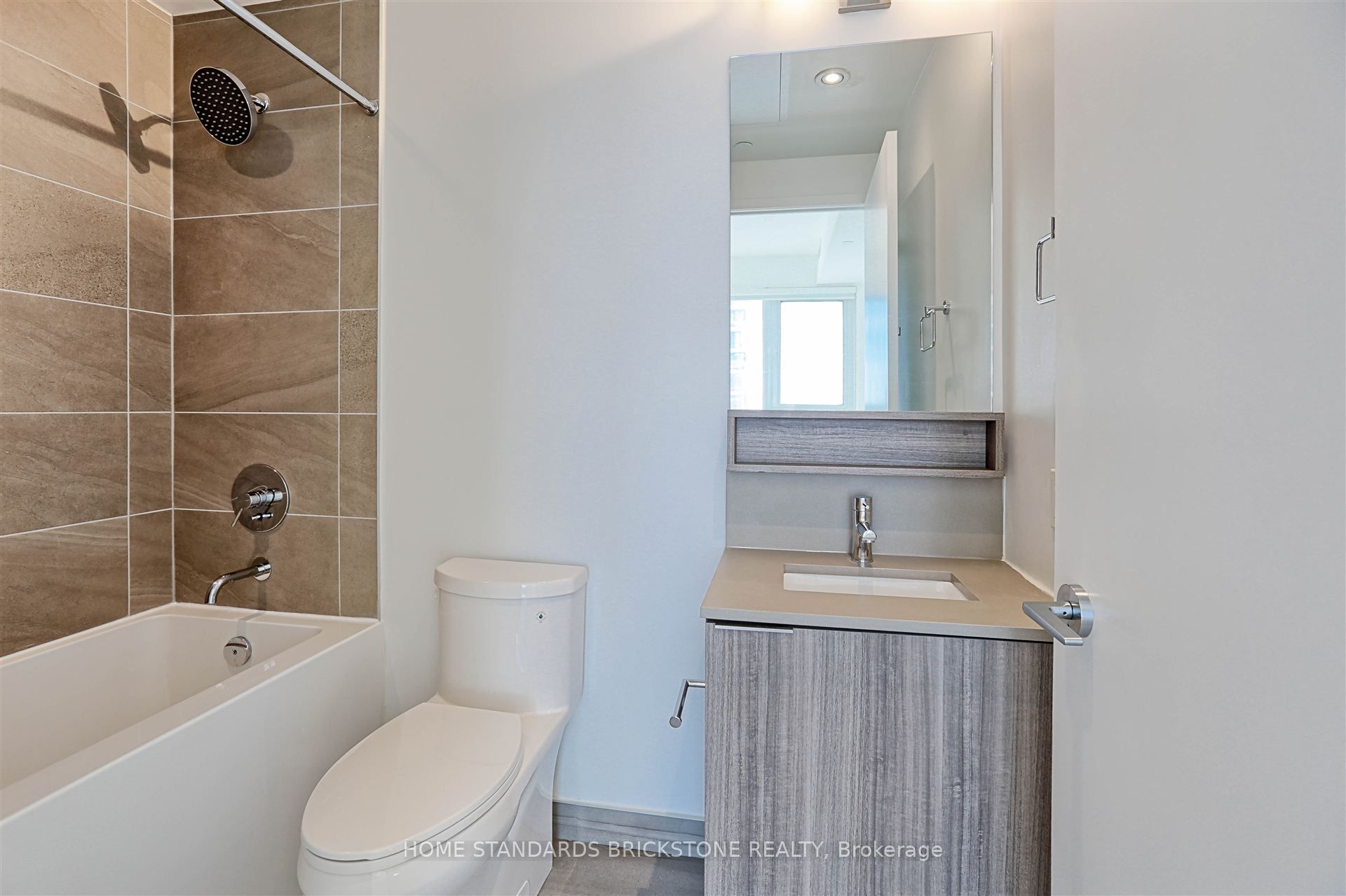 #3707 - 898 Portage Parkway Property Photo 14